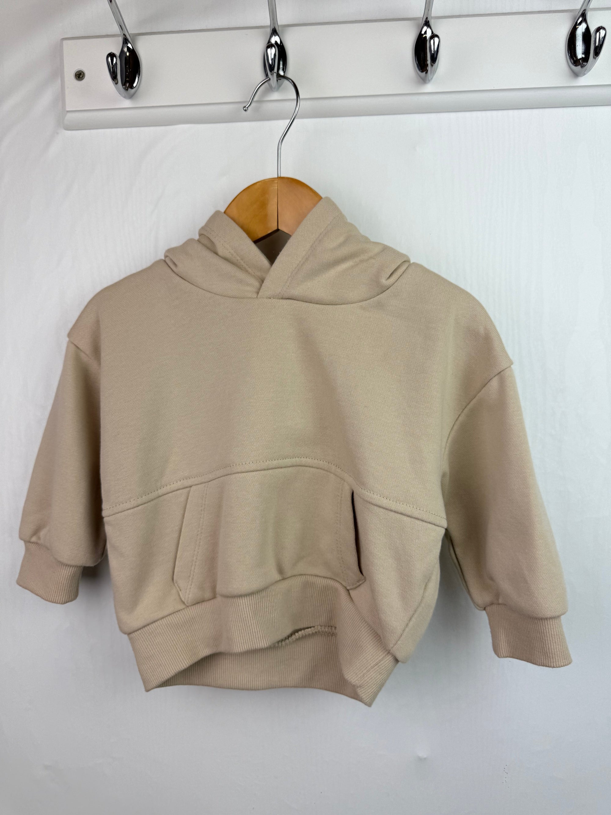 Primark Biege Hoodie - Boys 6 - 9 Months - Little Ones Preloved. Second Hand Children's & Preloved Baby, Kids, Girls & Boys Clothes. UK online