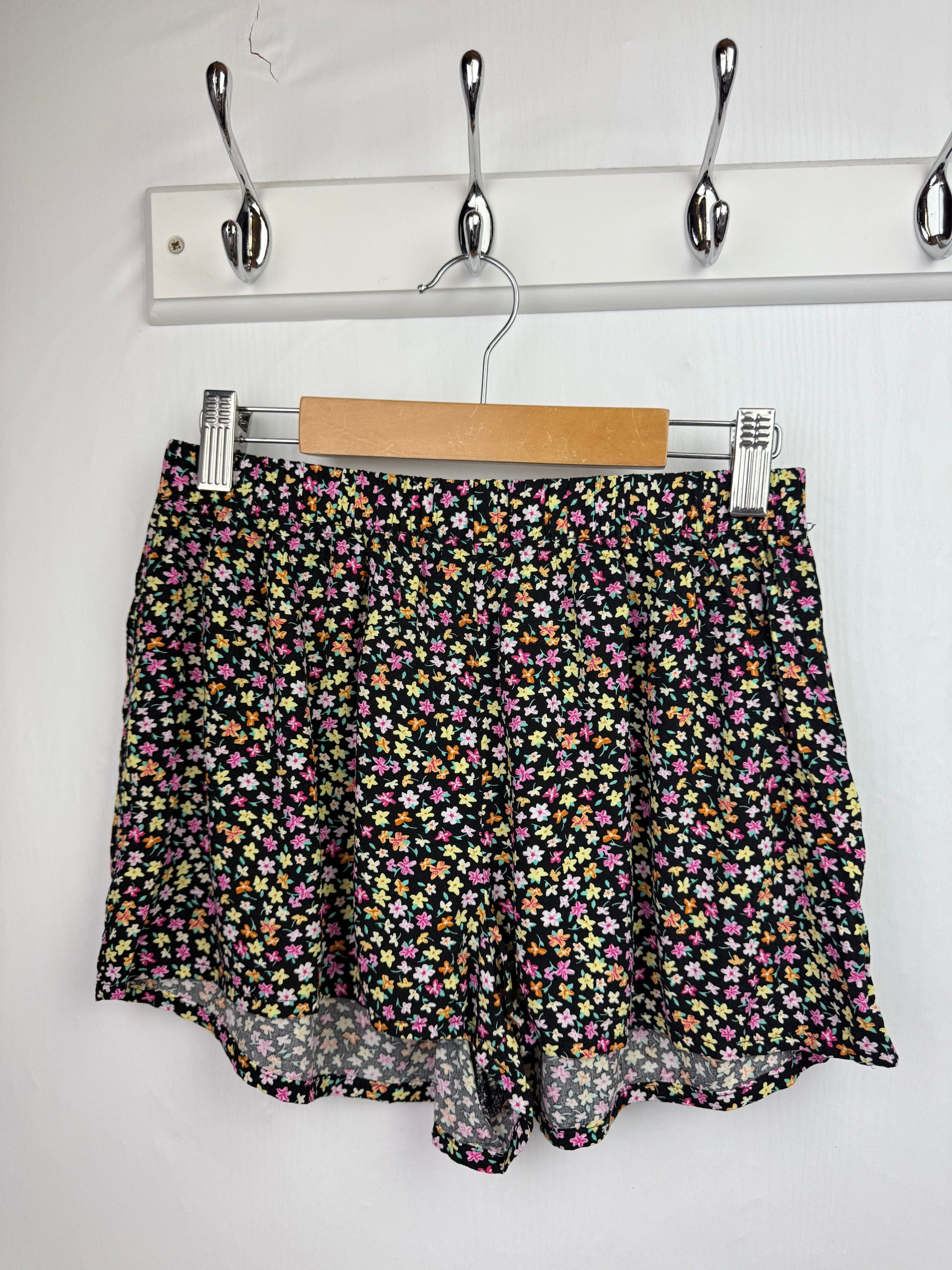 Primark Black Floral Shorts - Ladies Extra Small - Little Ones Preloved. Second Hand Children's & Preloved Baby, Kids, Girls & Boys Clothes. UK online