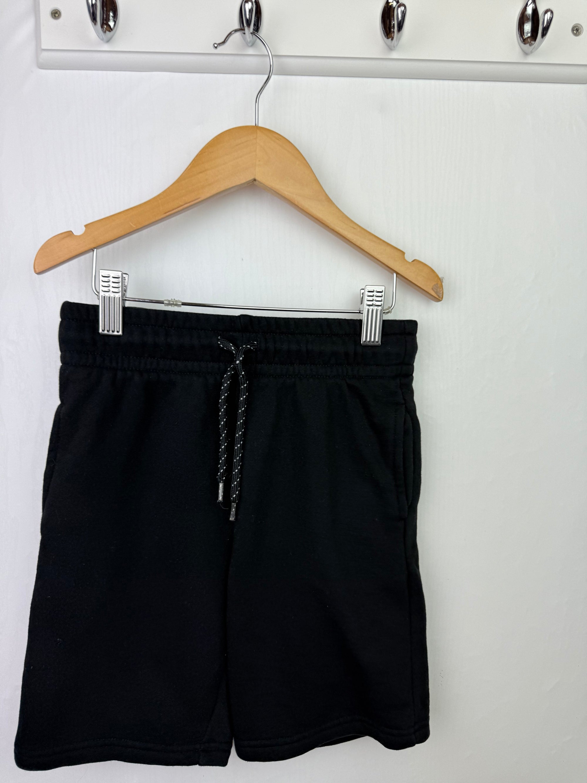 Primark Black Jersey Shorts - Boys 7 - 8 Years - Little Ones Preloved. Second Hand Children's & Preloved Baby, Kids, Girls & Boys Clothes. UK online