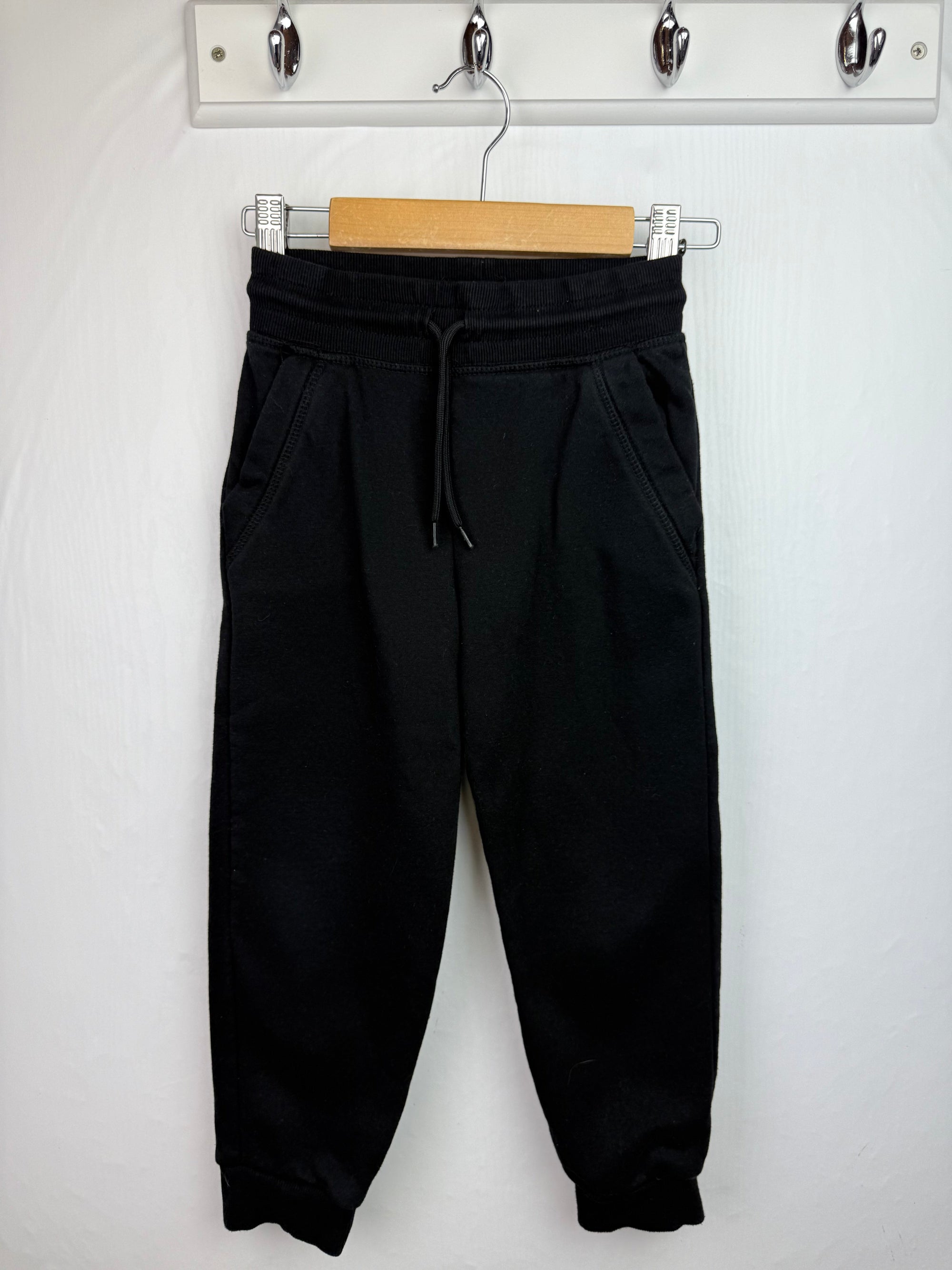 Primark Black Jogging Bottoms - Unisex 5 - 6 Years - Little Ones Preloved. Second Hand Children's & Preloved Baby, Kids, Girls & Boys Clothes. UK online