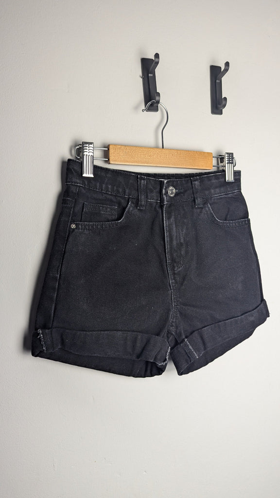 Primark Black 'Mom' Shorts - Girls 8-9 Years Little Ones Preloved Used, Preloved, Preworn & Second Hand Baby, Kids & Children's Clothing UK Online. Cheap affordable. Brands including Next, Joules, Nutmeg Morrisons, TU, F&F, H&M.