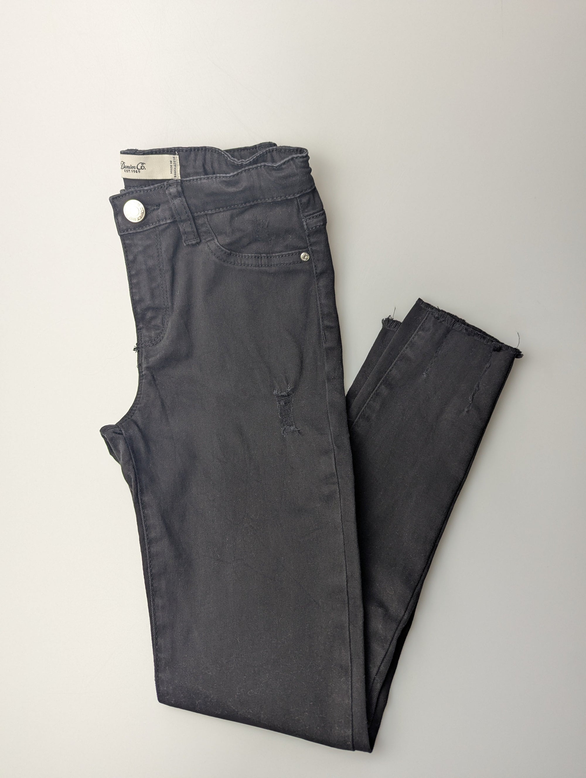Primark Black Ripped Jeans - Boys 7 - 8 Years - Little Ones Preloved. Second Hand Children's & Preloved Baby, Kids, Girls & Boys Clothes. UK online