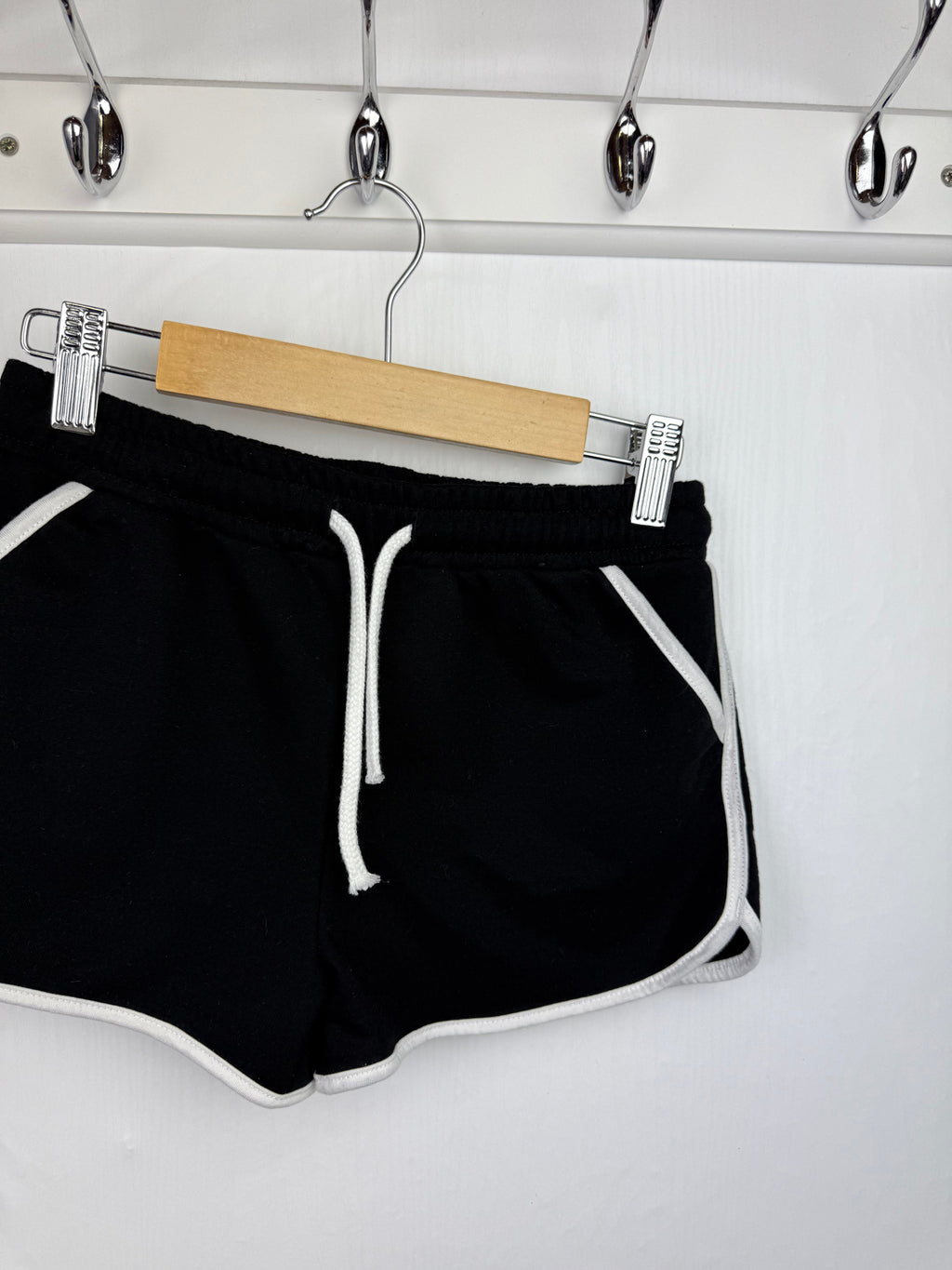 Primark Black Shorts - Girls 10 - 11 Years - Little Ones Preloved. Second Hand Children's & Preloved Baby, Kids, Girls & Boys Clothes. UK online