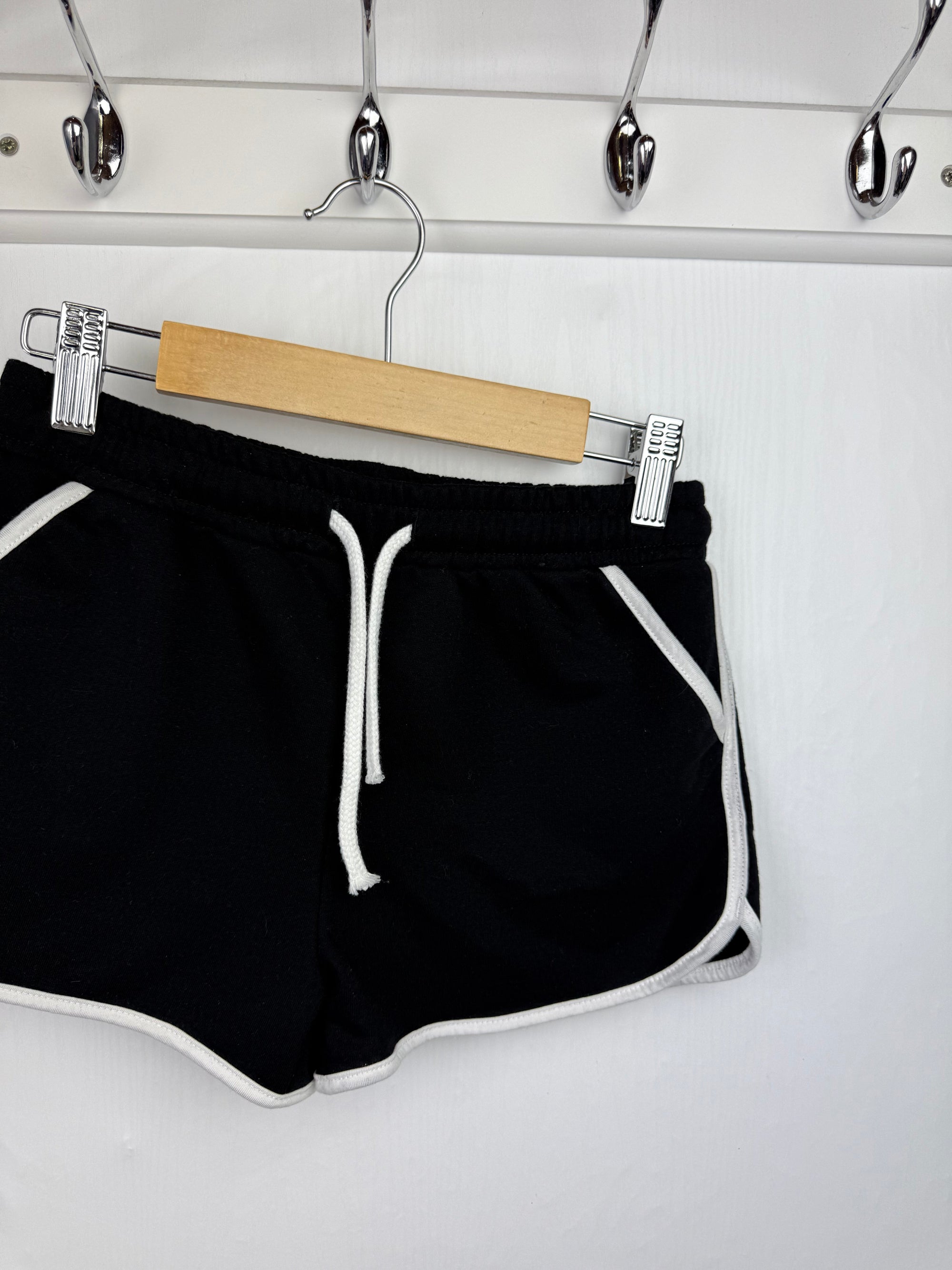 Primark Black Shorts - Girls 10 - 11 Years - Little Ones Preloved. Second Hand Children's & Preloved Baby, Kids, Girls & Boys Clothes. UK online