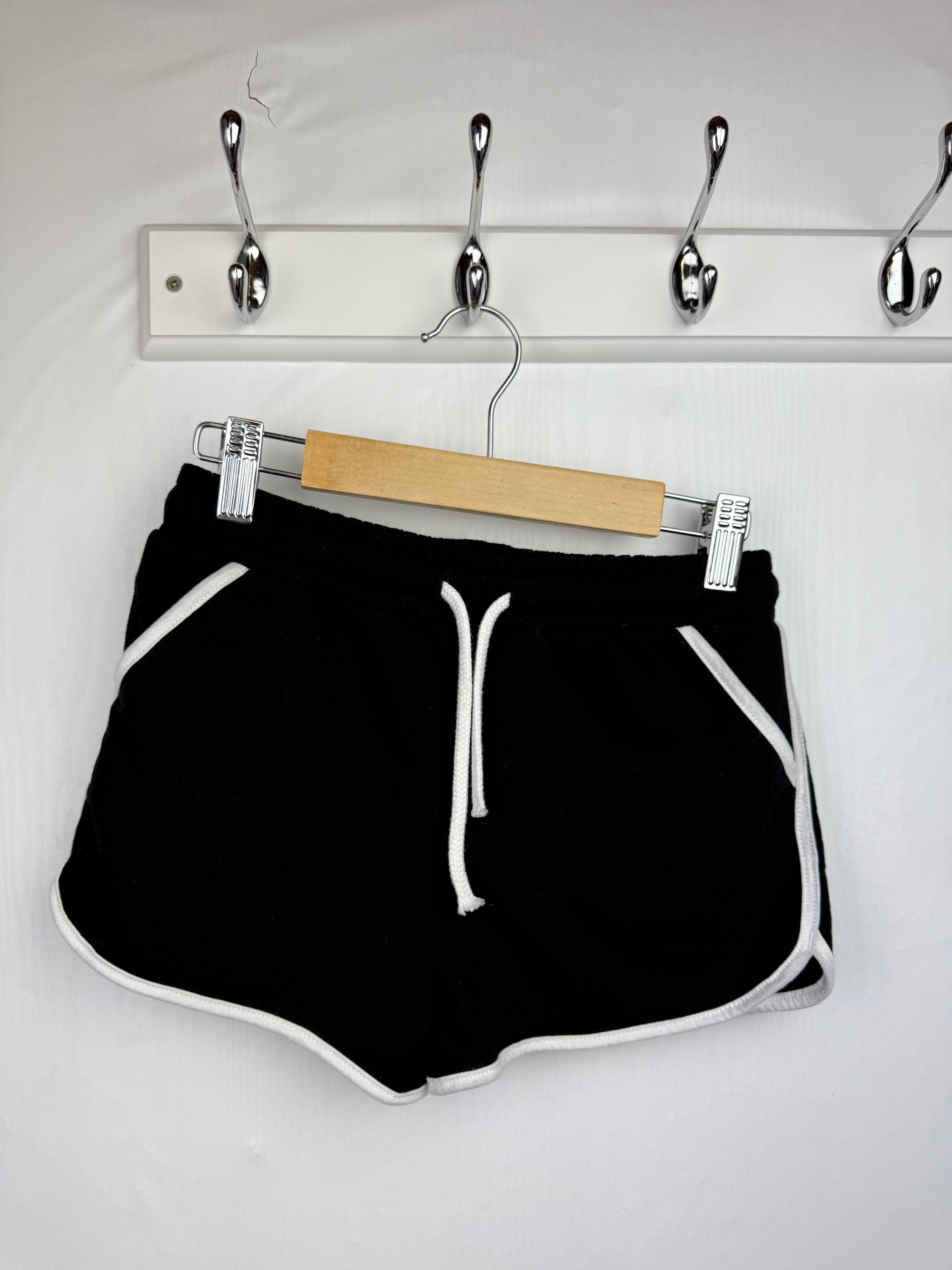 Primark Black Shorts - Girls 10 - 11 Years - Little Ones Preloved. Second Hand Children's & Preloved Baby, Kids, Girls & Boys Clothes. UK online
