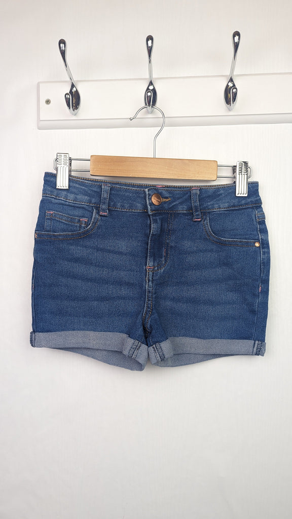 Primark Blue Denim Shorts - Girls 8-9 Years Primark Used, Preloved, Preworn Baby, Girls & Boys Clothes. Kids & Children's second hand Clothing UK Online. Cheap affordable. Brands including Next, Joules, Nutmeg Morrisons, TU, F&F, H&M.