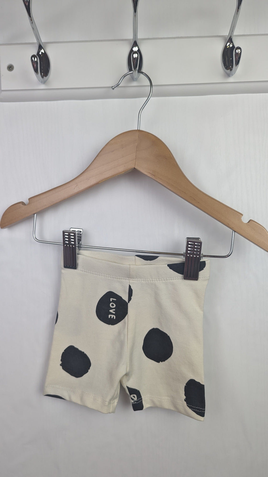 Primark Cream Spot Shorts - Baby Girls 0 - 3 Months - Little Ones Preloved. Second Hand Children's & Preloved Baby, Kids, Girls & Boys Clothes. UK online