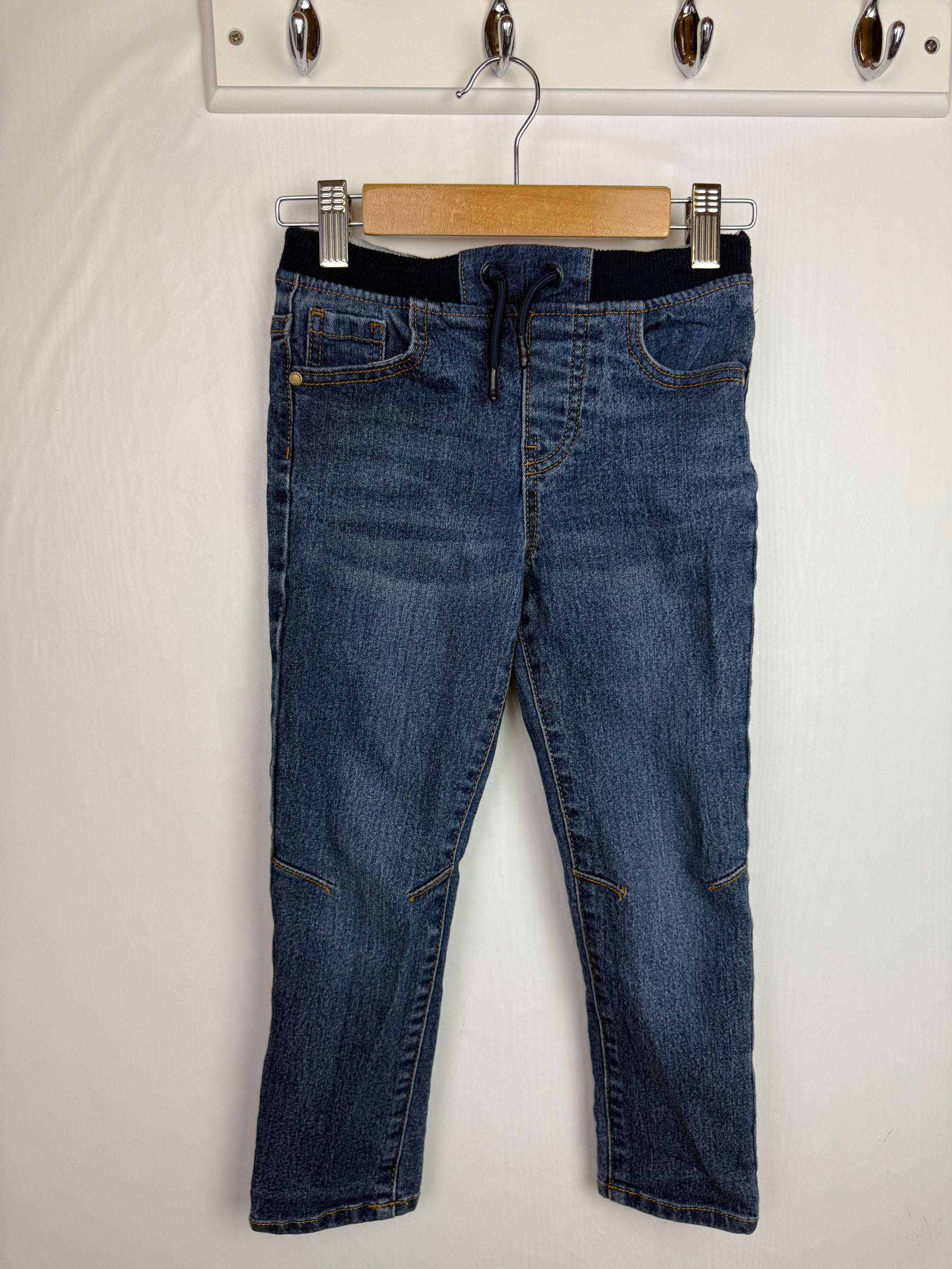 Primark Dark Denim Jeans - Girls 4 - 5 Years - Little Ones Preloved. Second Hand Children's & Preloved Baby, Kids, Girls & Boys Clothes. UK online