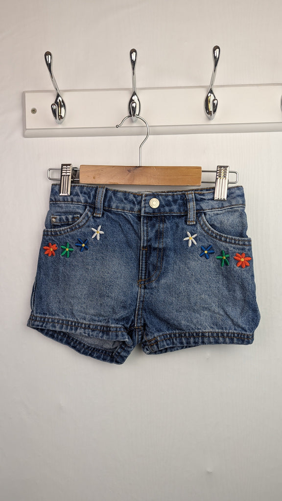 Primark Denim Floral Mid Rise Shorts - Girls 4-5 Years Little Ones Preloved Used, Preloved, Preworn & Second Hand Baby, Kids & Children's Clothing UK Online. Cheap affordable. Brands including Next, Joules, Nutmeg Morrisons, TU, F&F, H&M.