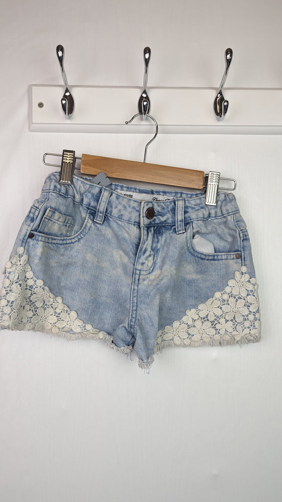 Primark Denim Floral Shorts - Girls 9-10 Years Primark Used, Preloved, Preworn & Second Hand Baby, Kids & Children's Clothing UK Online. Cheap affordable. Brands including Next, Joules, Nutmeg Morrisons, TU, F&F, H&M.