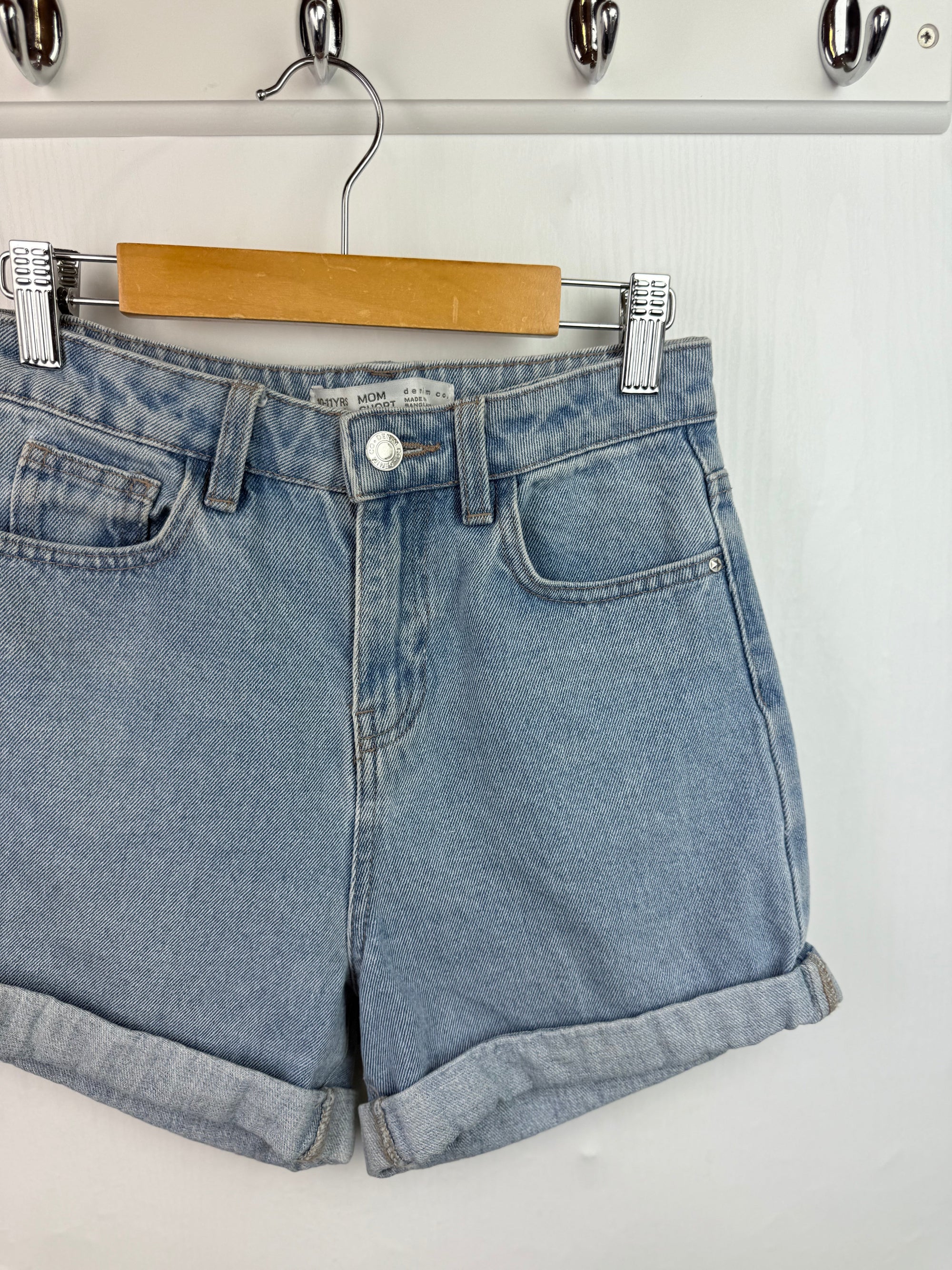 Primark Denim Mom Shorts - Girls 10 - 11 Years - Little Ones Preloved. Second Hand Children's & Preloved Baby, Kids, Girls & Boys Clothes. UK online