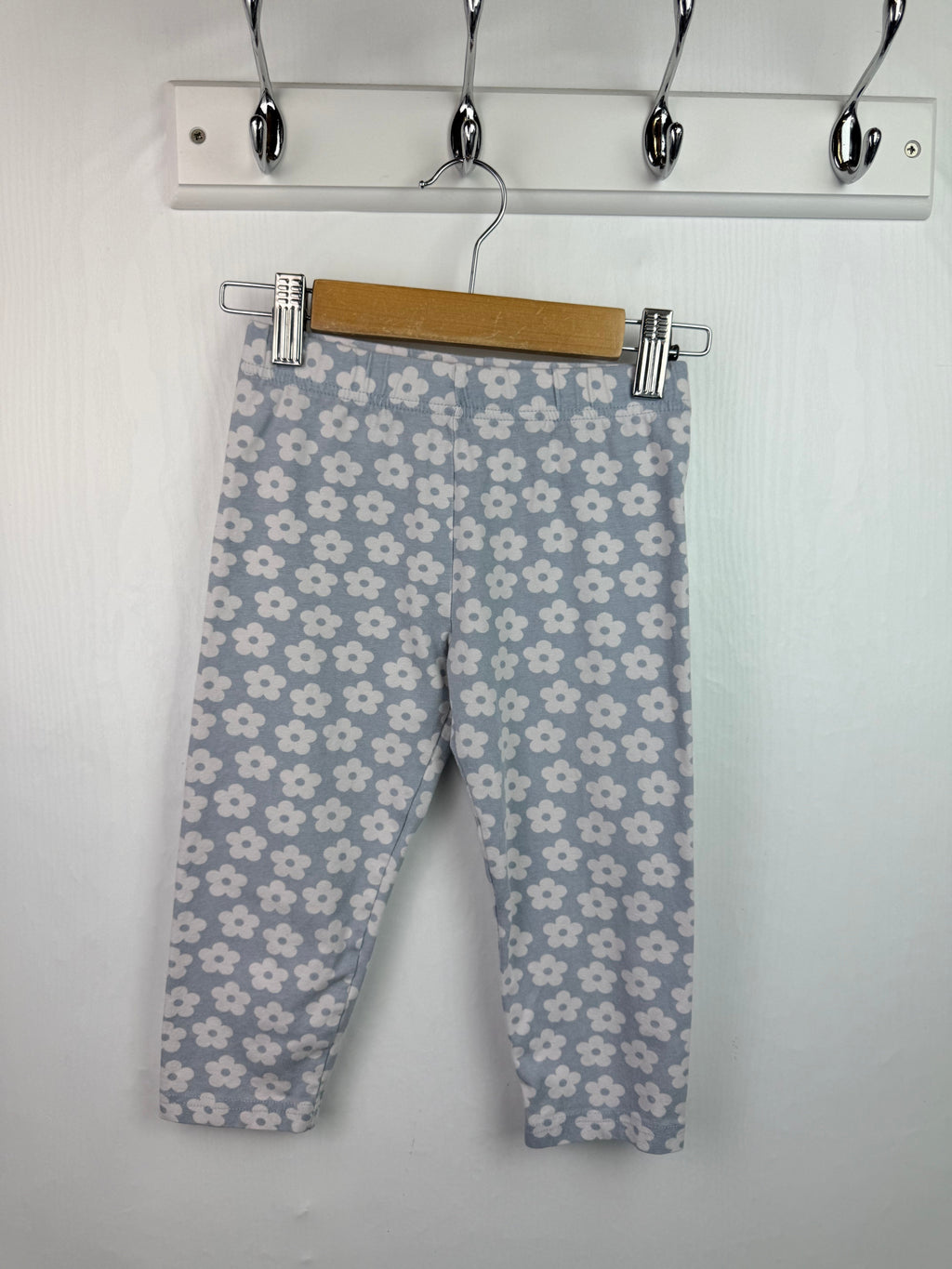 Primark Floral Cropped Leggings - Girls 7 - 8 Years - Little Ones Preloved. Second Hand Children's & Preloved Baby, Kids, Girls & Boys Clothes. UK online