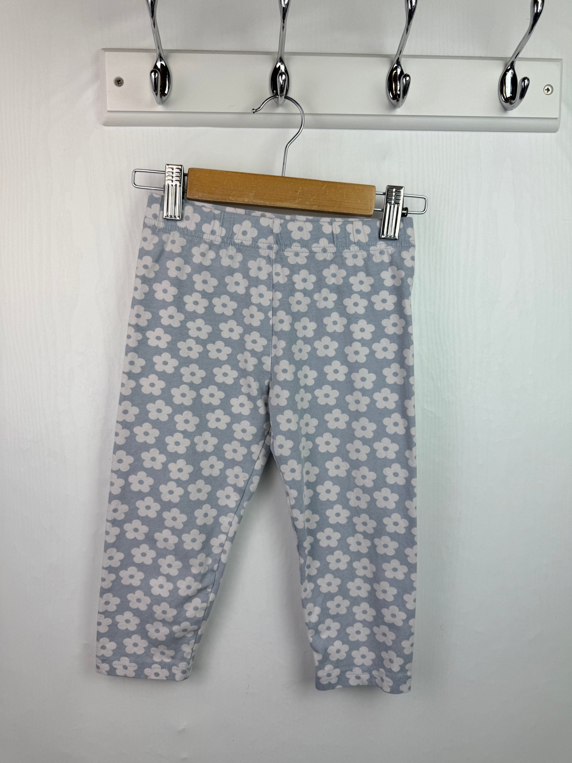 Primark Floral Cropped Leggings - Girls 7 - 8 Years - Little Ones Preloved. Second Hand Children's & Preloved Baby, Kids, Girls & Boys Clothes. UK online