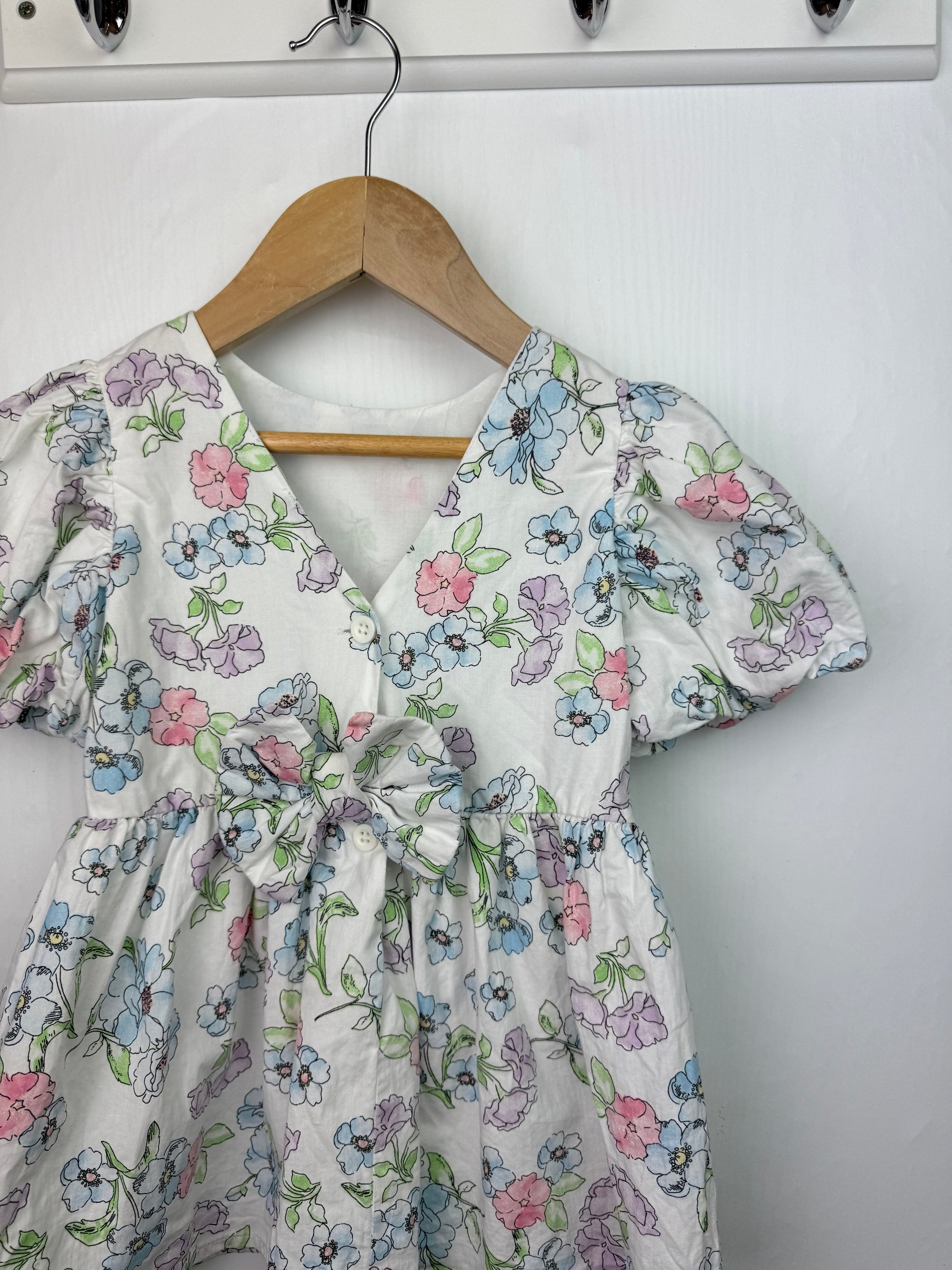 Primark Floral Puff Sleeve Dress - Girls 12 - 18 Months - Little Ones Preloved. Second Hand Children's & Preloved Baby, Kids, Girls & Boys Clothes. UK online