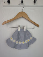 Primark Floral Striped Hat - Baby Girls 12 - 24 Months - Little Ones Preloved. Second Hand Children's & Preloved Baby, Kids, Girls & Boys Clothes. UK online