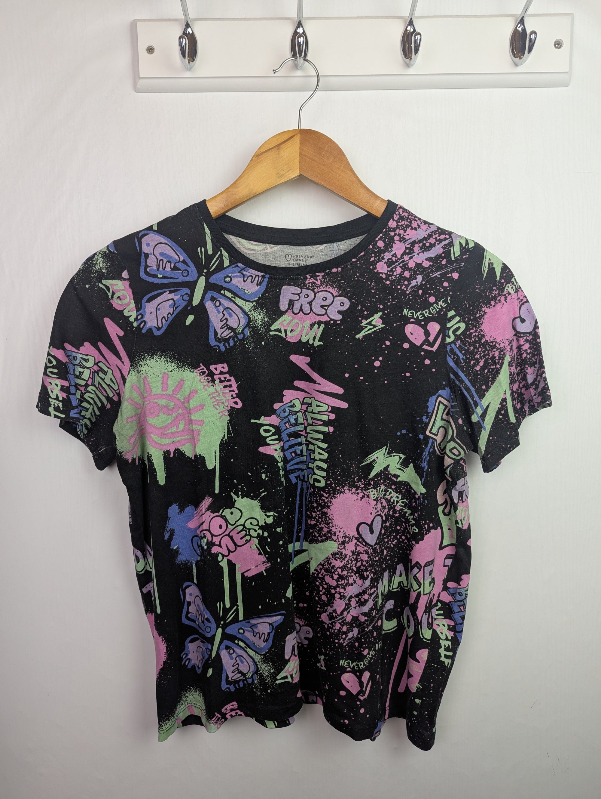 Primark Grafitti Top - Girls 14 - 15 Years - Little Ones Preloved. Second Hand Children's & Preloved Baby, Kids, Girls & Boys Clothes. UK online