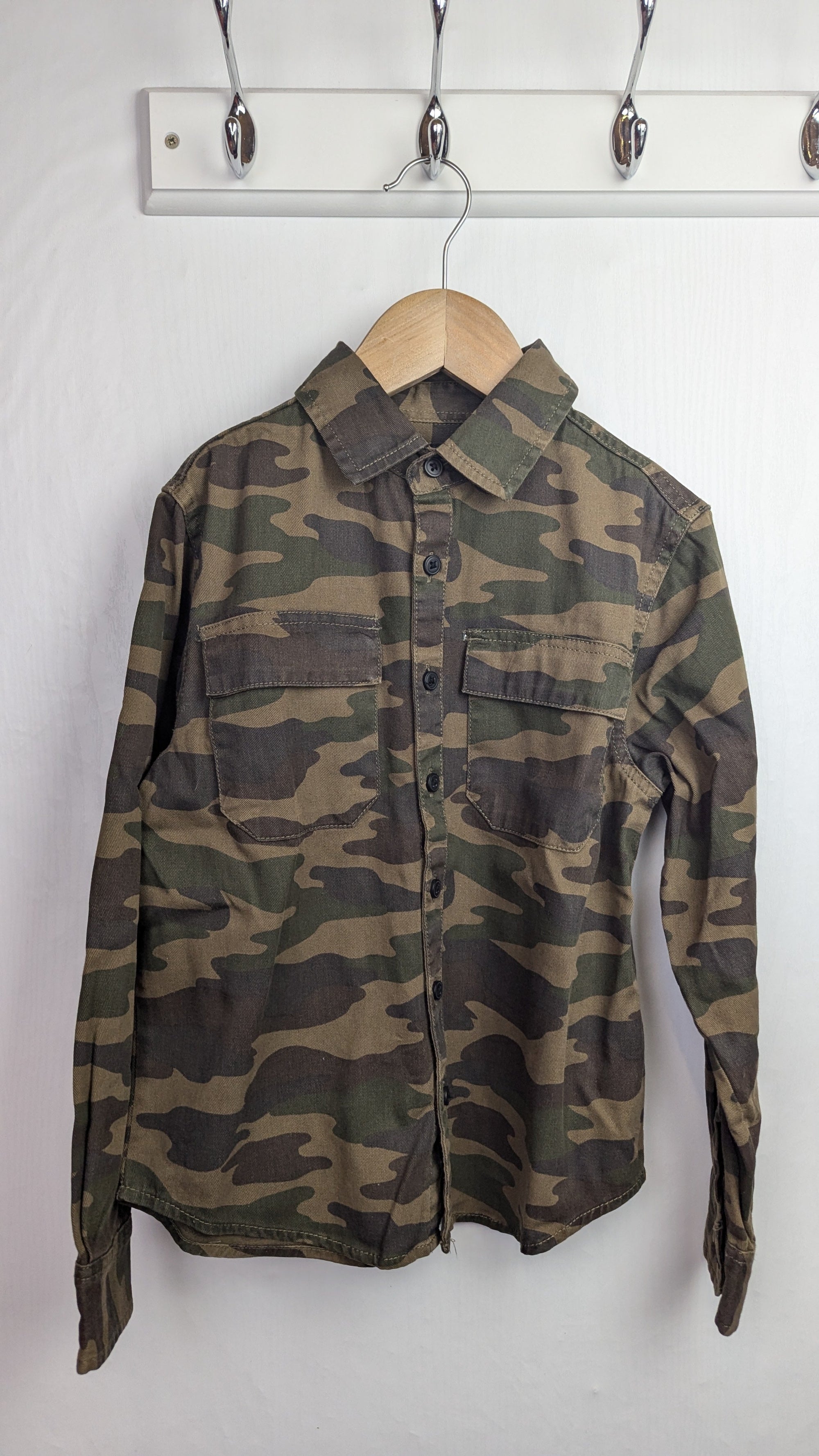 Primark Green Camo Long Sleeve Shirt - Boys 8 - 9 Years - Little Ones Preloved. Second Hand Children's & Preloved Baby, Kids, Girls & Boys Clothes. UK online