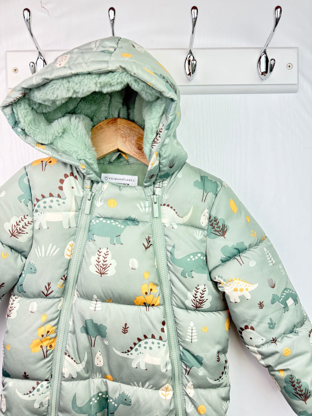 Primark Green Dinosaur Pramsuit - Boys 12 - 18 Months - Little Ones Preloved. Second Hand Children's & Preloved Baby, Kids, Girls & Boys Clothes. UK online