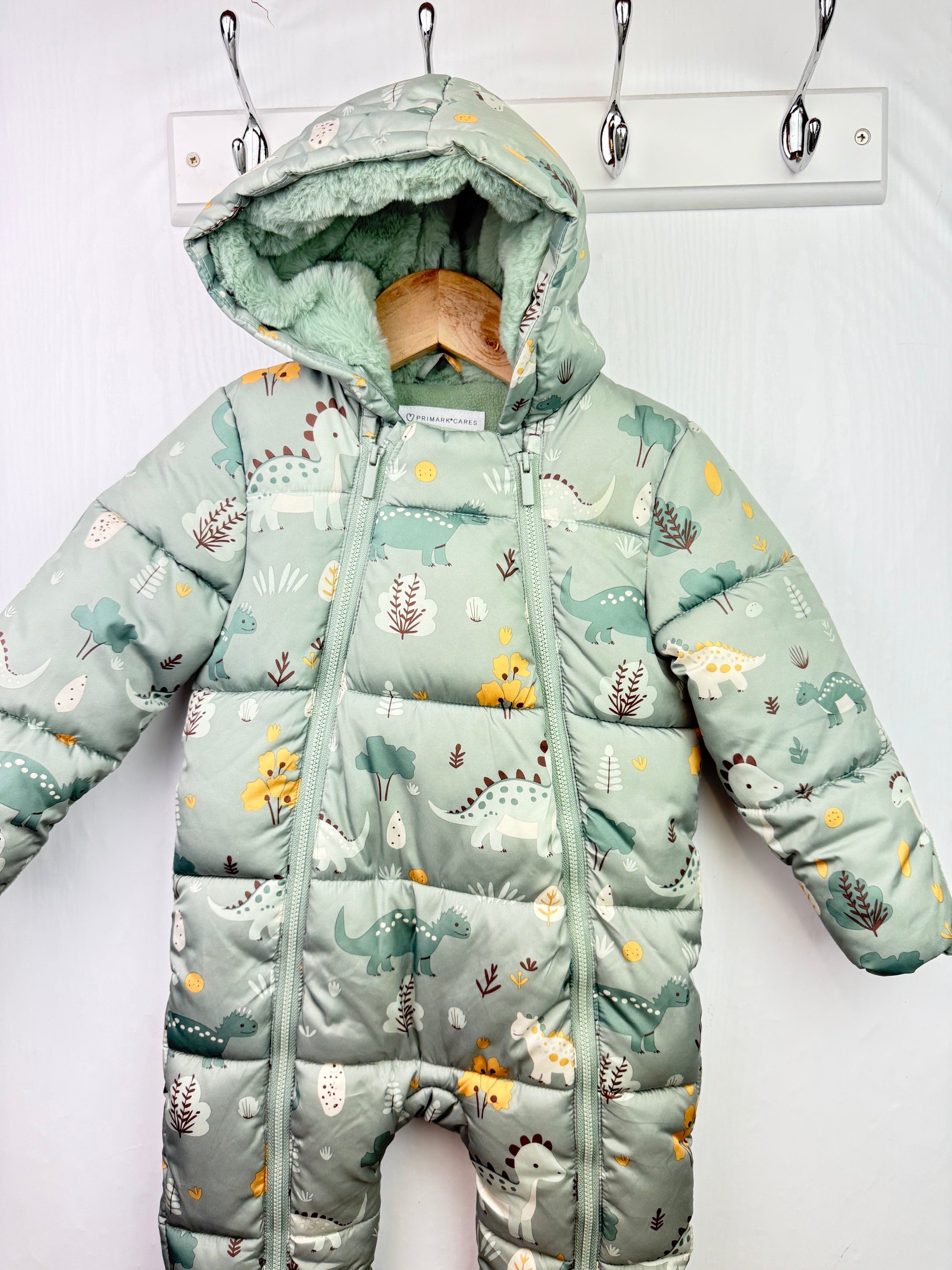 Primark Green Dinosaur Pramsuit - Boys 12 - 18 Months - Little Ones Preloved. Second Hand Children's & Preloved Baby, Kids, Girls & Boys Clothes. UK online