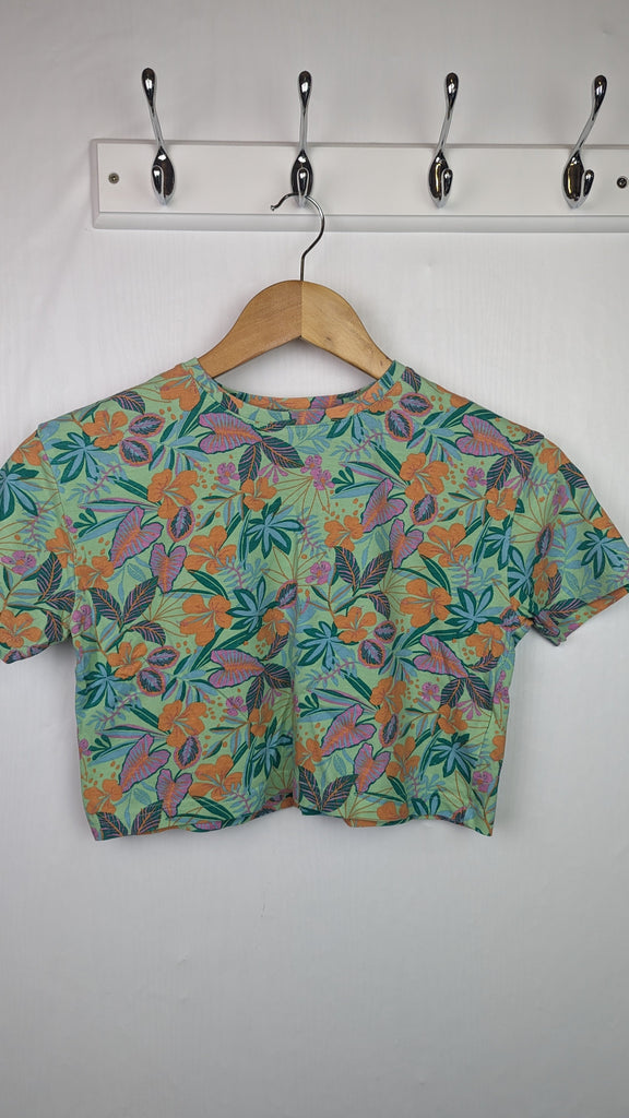 Primark Green Floral Crop Top - Girls 8-9 Years Primark Used, Preloved, Preworn & Second Hand Baby, Kids & Children's Clothing UK Online. Cheap affordable. Brands including Next, Joules, Nutmeg Morrisons, TU, F&F, H&M.