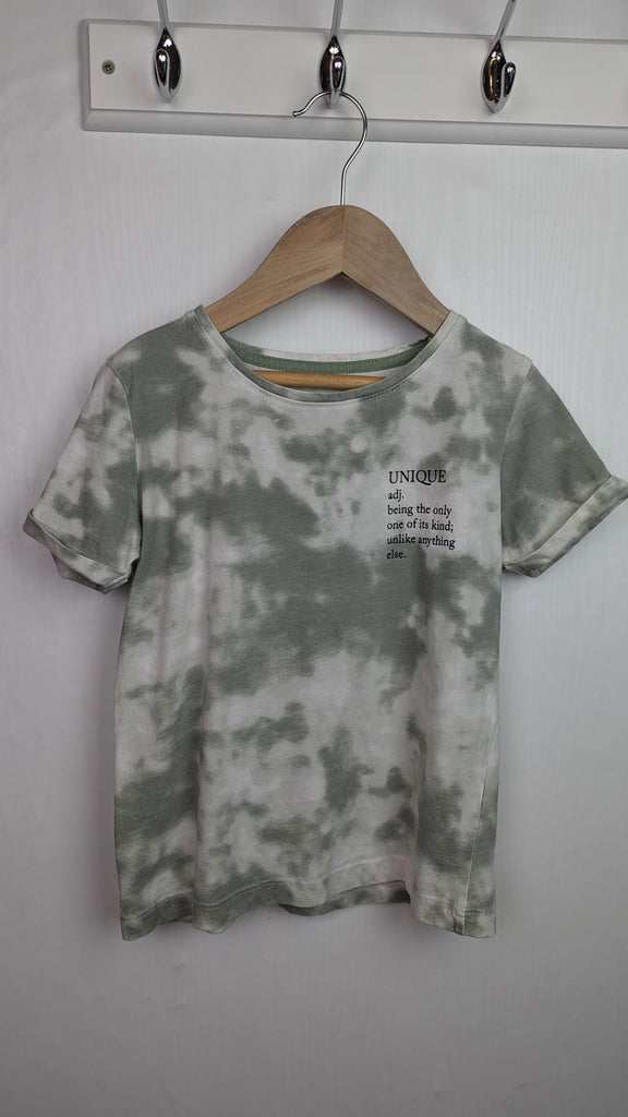 Primark Green Unique Top - Unisex 8-9 Years Little Ones Preloved Used, Preloved, Preworn & Second Hand Baby, Kids & Children's Clothing UK Online. Cheap affordable. Brands including Next, Joules, Nutmeg Morrisons, TU, F&F, H&M.