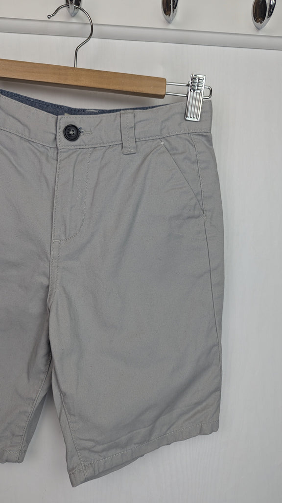 Primark Grey Chino Shorts - Boys 9-10 Years Primark Used, Preloved, Preworn & Second Hand Baby, Kids & Children's Clothing UK Online. Cheap affordable. Brands including Next, Joules, Nutmeg Morrisons, TU, F&F, H&M.