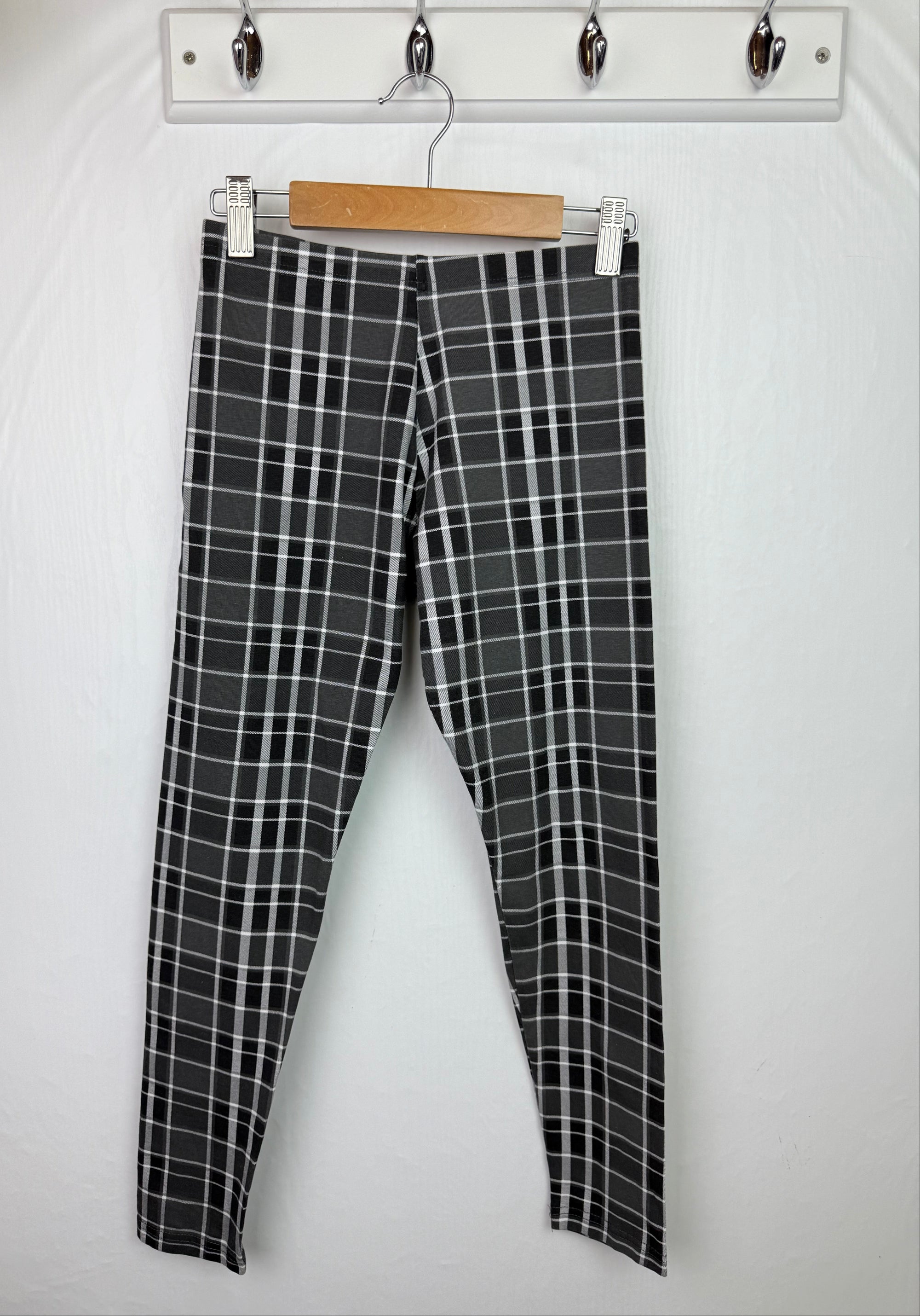 Primark Grey Plaid Leggings - Girls 10 - 11 Years - Little Ones Preloved. Second Hand Children's & Preloved Baby, Kids, Girls & Boys Clothes. UK online