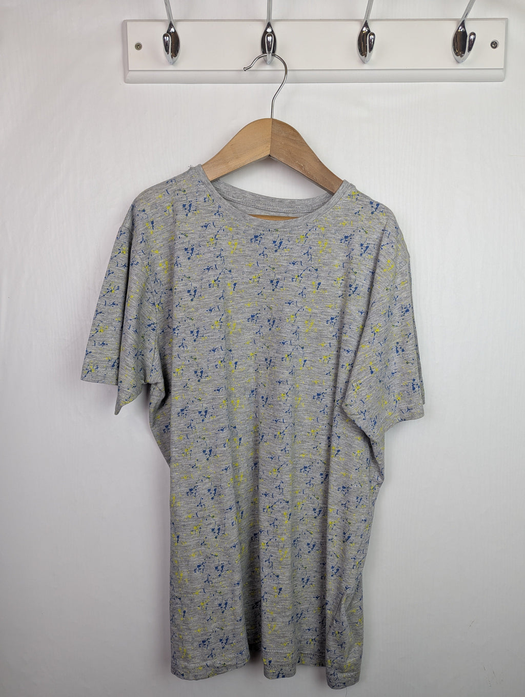 Primark Grey Short Sleeve Top - Boys 12 - 13 Years - Little Ones Preloved. Second Hand Children's & Preloved Baby, Kids, Girls & Boys Clothes. UK online