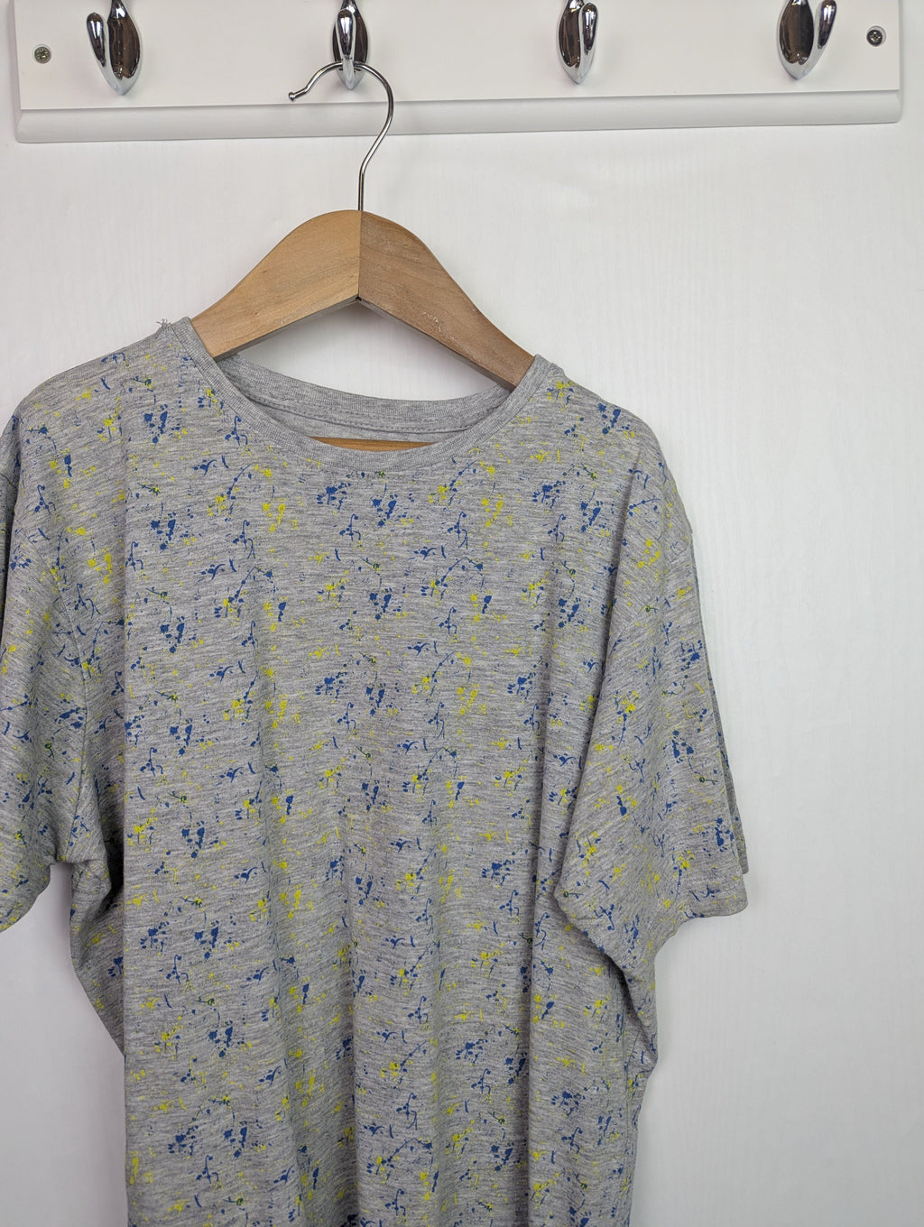 Primark Grey Short Sleeve Top - Boys 12 - 13 Years - Little Ones Preloved. Second Hand Children's & Preloved Baby, Kids, Girls & Boys Clothes. UK online