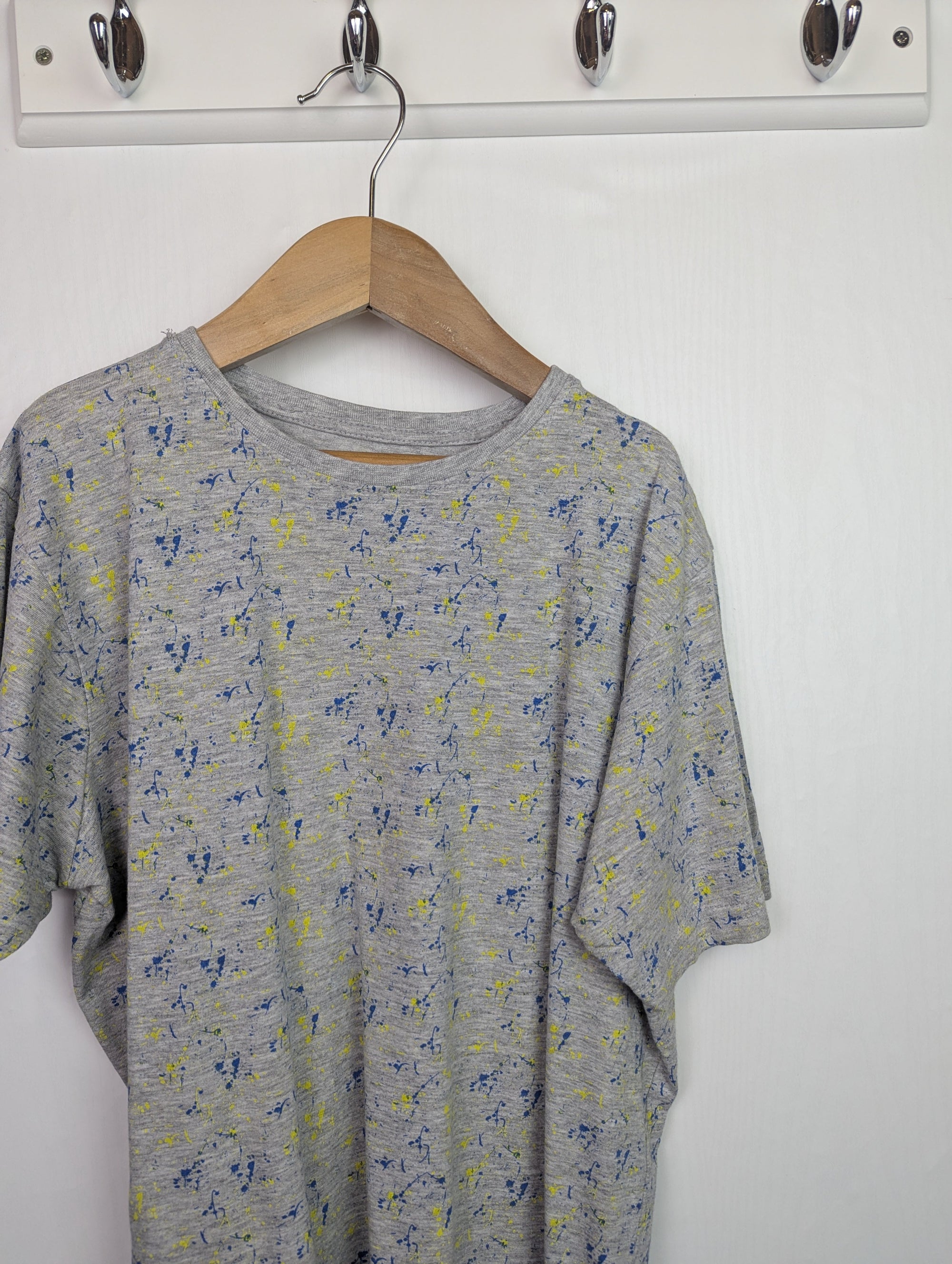 Primark Grey Short Sleeve Top - Boys 12 - 13 Years - Little Ones Preloved. Second Hand Children's & Preloved Baby, Kids, Girls & Boys Clothes. UK online