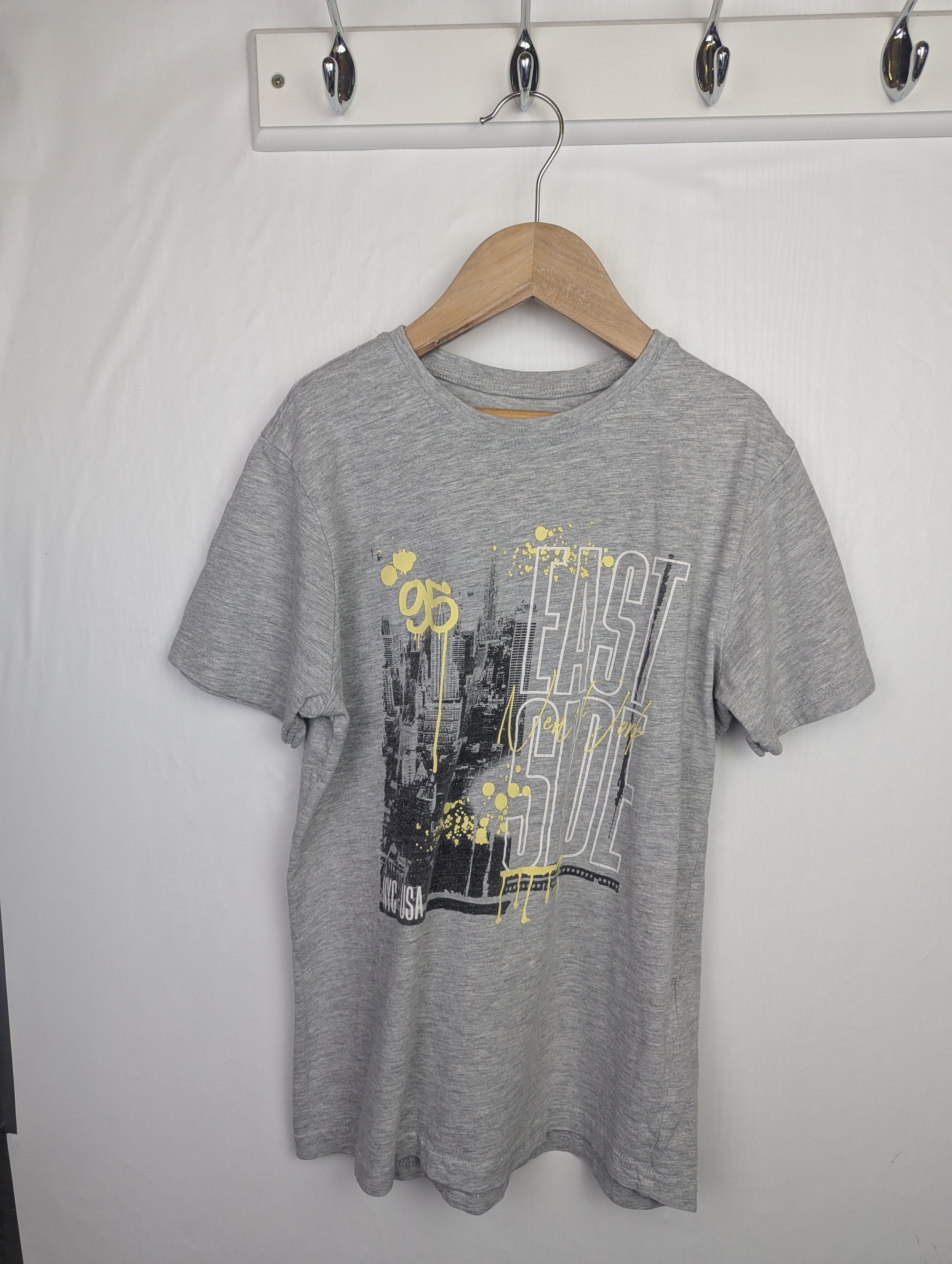 Primark Grey Slogan Top - Boys 10 - 11 Years - Little Ones Preloved. Second Hand Children's & Preloved Baby, Kids, Girls & Boys Clothes. UK online