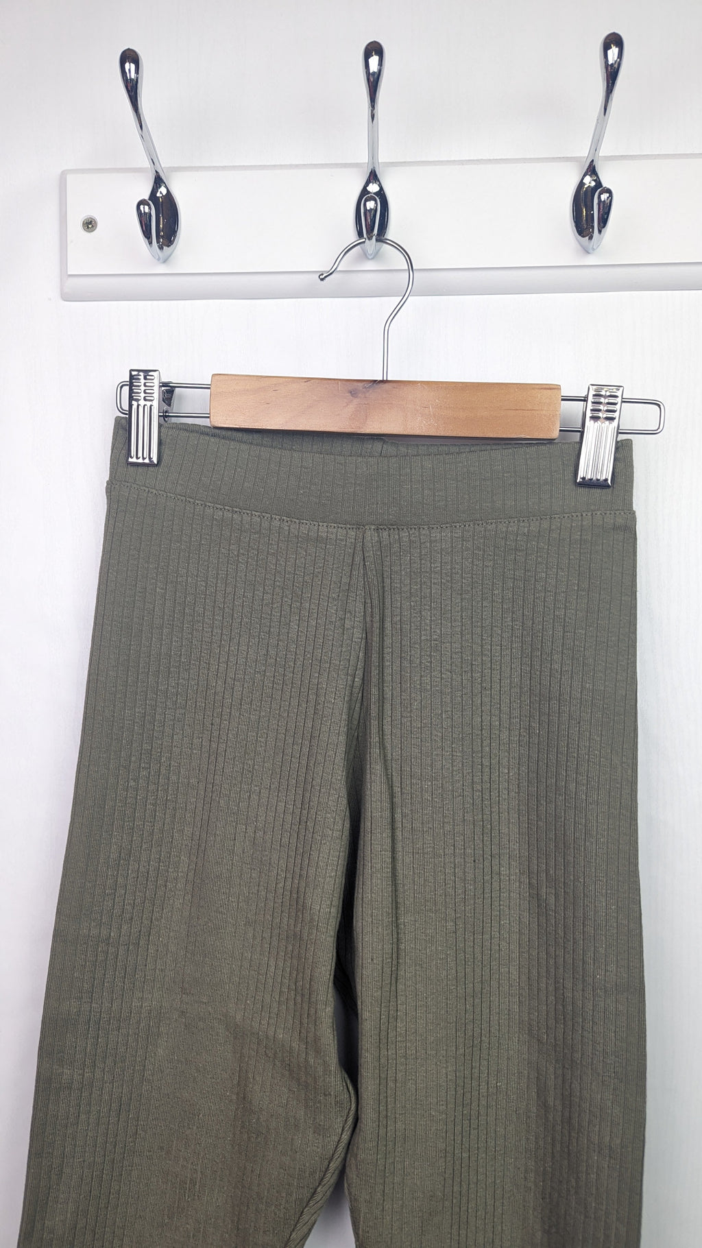 Primark Khaki Ribbed Leggings - Girls 9 - 10 Years - Little Ones Preloved. Second Hand Children's & Preloved Baby, Kids, Girls & Boys Clothes. UK online
