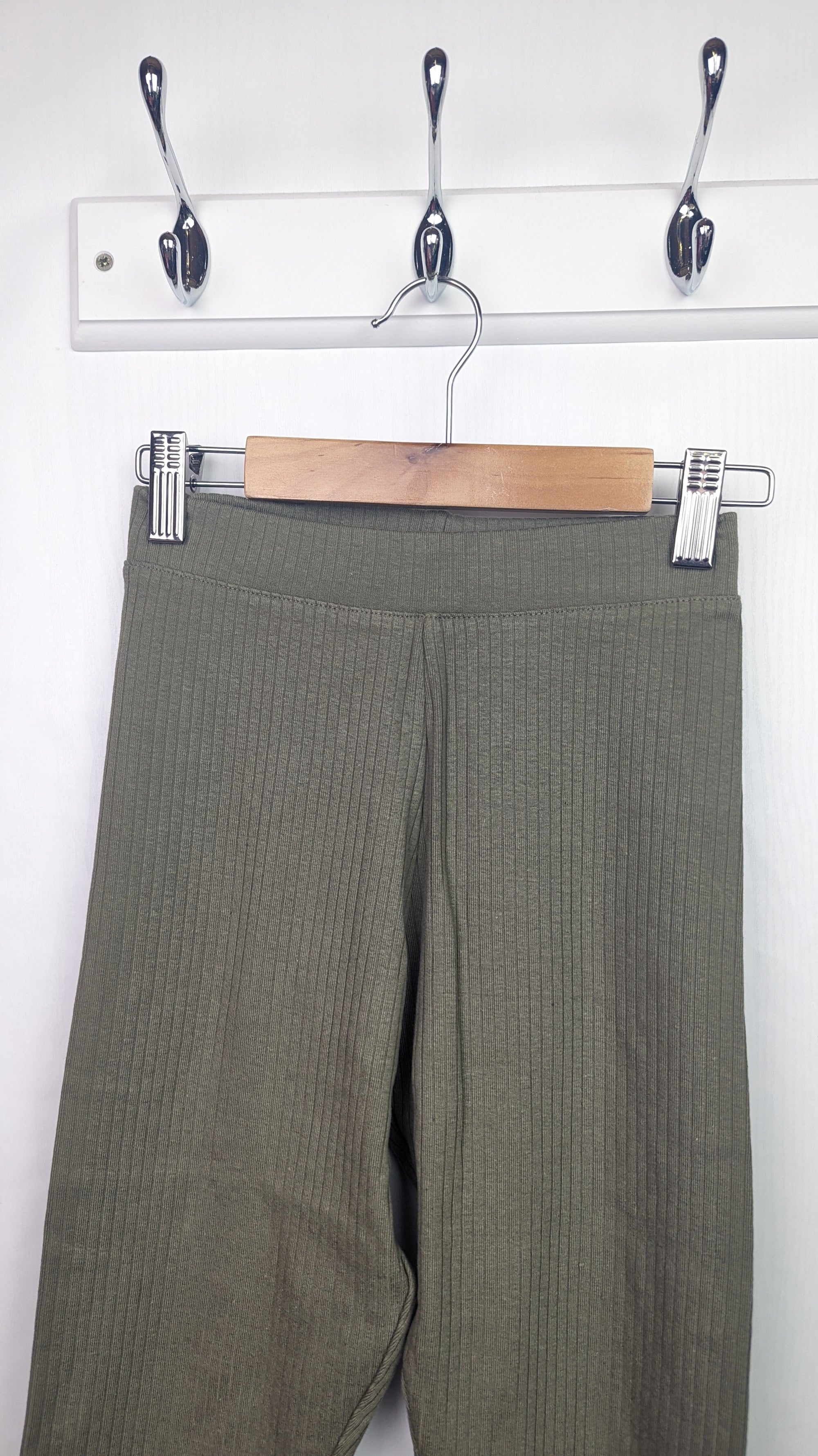 Primark Khaki Ribbed Leggings - Girls 9 - 10 Years - Little Ones Preloved. Second Hand Children's & Preloved Baby, Kids, Girls & Boys Clothes. UK online