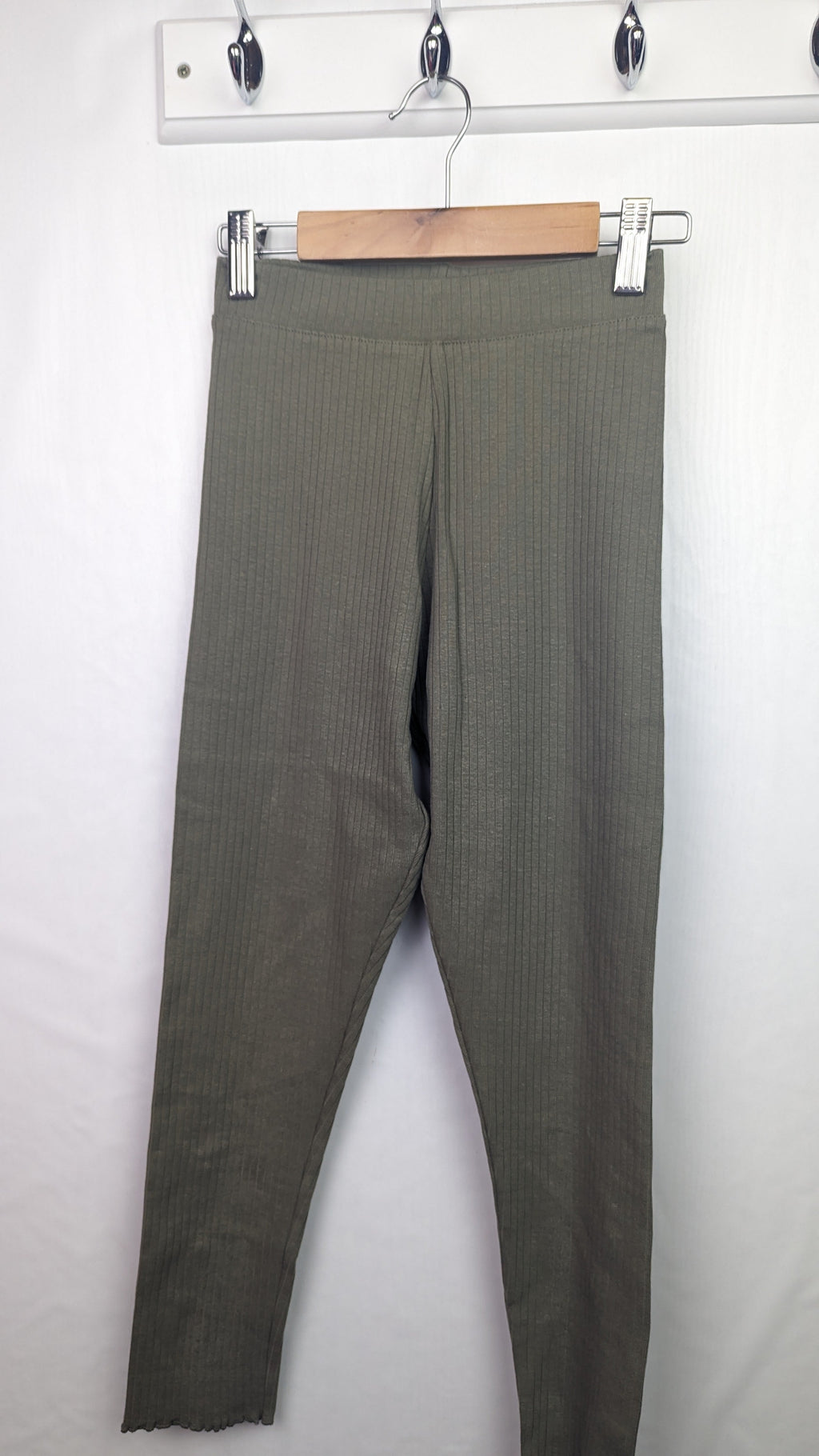 Primark Khaki Ribbed Leggings - Girls 9 - 10 Years - Little Ones Preloved. Second Hand Children's & Preloved Baby, Kids, Girls & Boys Clothes. UK online