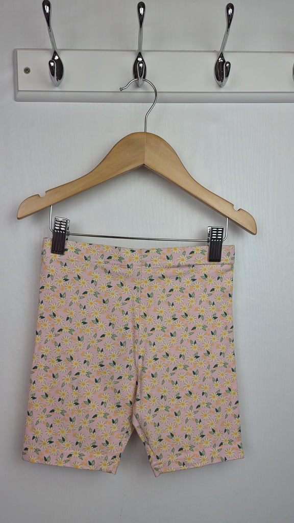 Primark Light Pink Floral Shorts - Girls 5-6 Years Little Ones Preloved Used, Preloved, Preworn & Second Hand Baby, Kids & Children's Clothing UK Online. Cheap affordable. Brands including Next, Joules, Nutmeg Morrisons, TU, F&F, H&M.