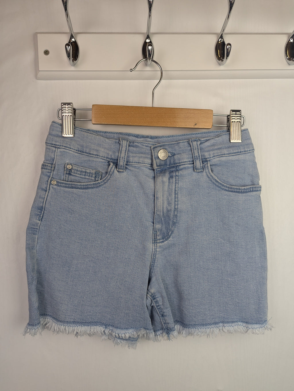 Primark Mid Rise Shorts - Girls 9 - 10 Years - Little Ones Preloved. Second Hand Children's & Preloved Baby, Kids, Girls & Boys Clothes. UK online