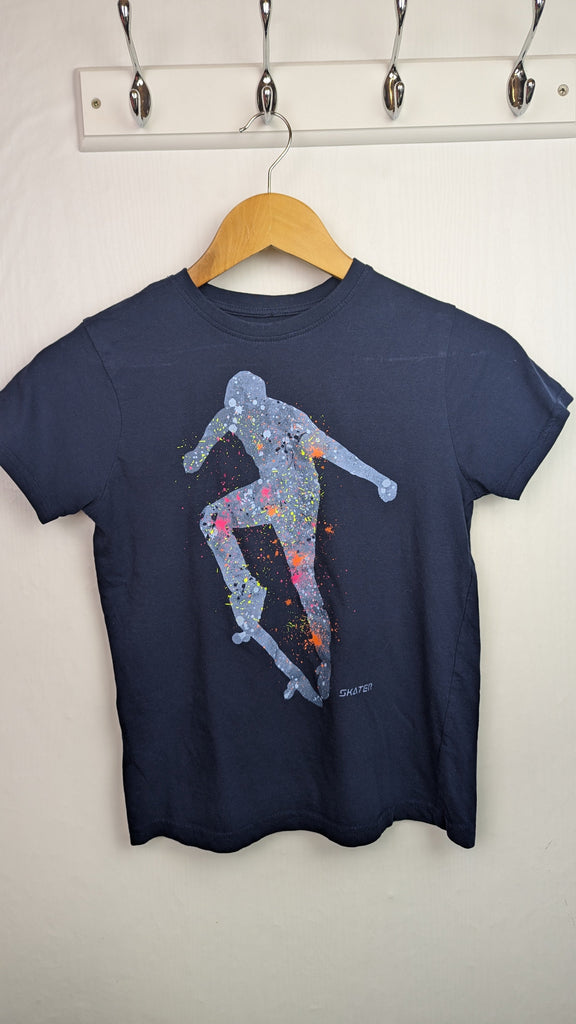 Primark Navy Skate Top - Boys 9-10 Years Little Ones Preloved Used, Preloved, Preworn & Second Hand Baby, Kids & Children's Clothing UK Online. Cheap affordable. Brands including Next, Joules, Nutmeg Morrisons, TU, F&F, H&M.