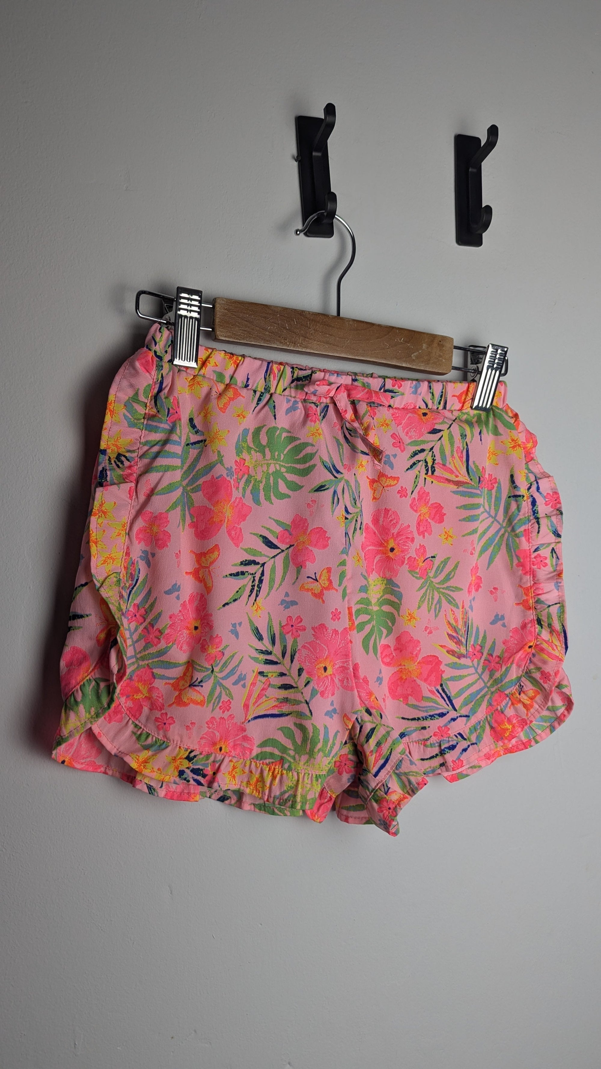 Primark Pink Floral Tropical Shorts - Girls 8 - 9 Years - Little Ones Preloved. Second Hand Children's & Preloved Baby, Kids, Girls & Boys Clothes. UK online