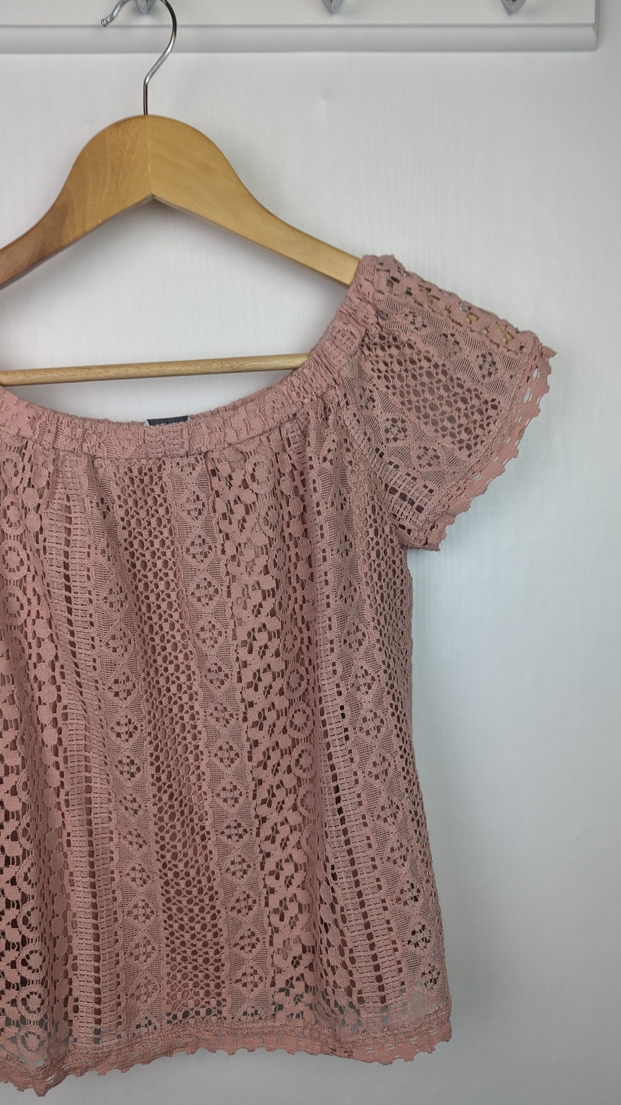 Primark Pink Mesh Top - Girls 12 - 13 Years - Little Ones Preloved. Second Hand Children's & Preloved Baby, Kids, Girls & Boys Clothes. UK online