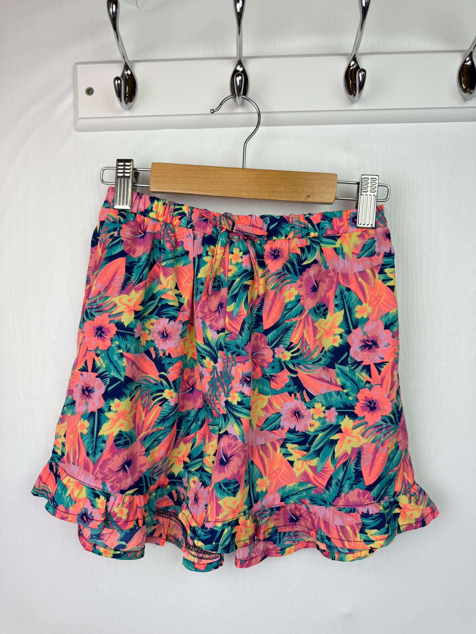 Primark Tropical Floral Shorts - Girls 11 - 12 Years - Little Ones Preloved. Second Hand Children's & Preloved Baby, Kids, Girls & Boys Clothes. UK online
