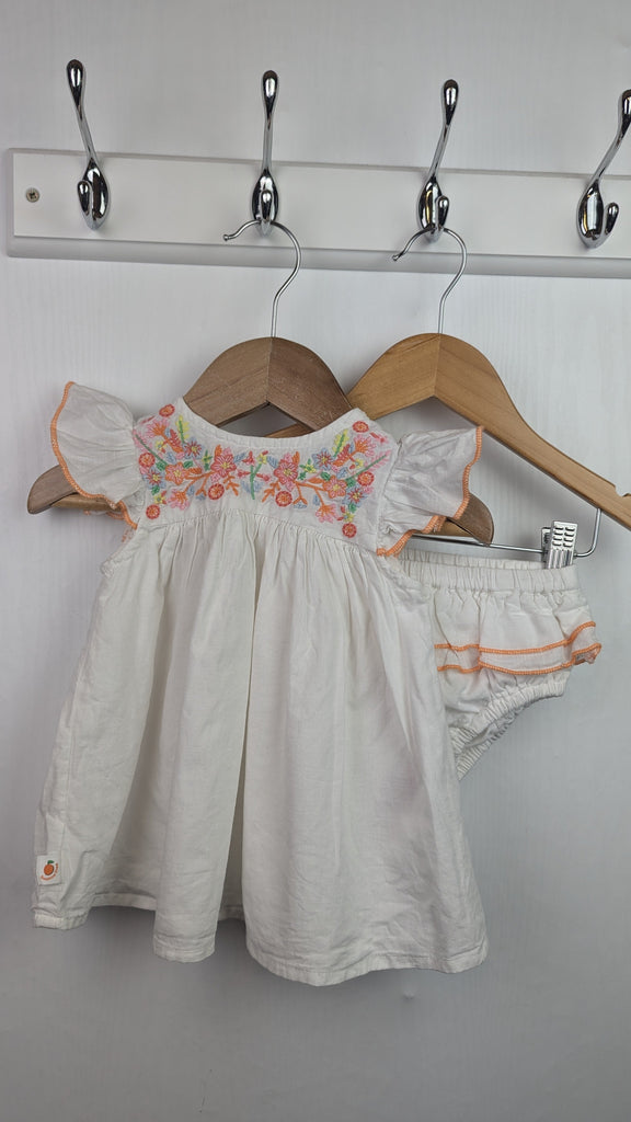 Primark White Floral Dress & Bloomers - Girls 0-3 Months Little Ones Preloved Used, Preloved, Preworn & Second Hand Baby, Kids & Children's Clothing UK Online. Cheap affordable. Brands including Next, Joules, Nutmeg Morrisons, TU, F&F, H&M.