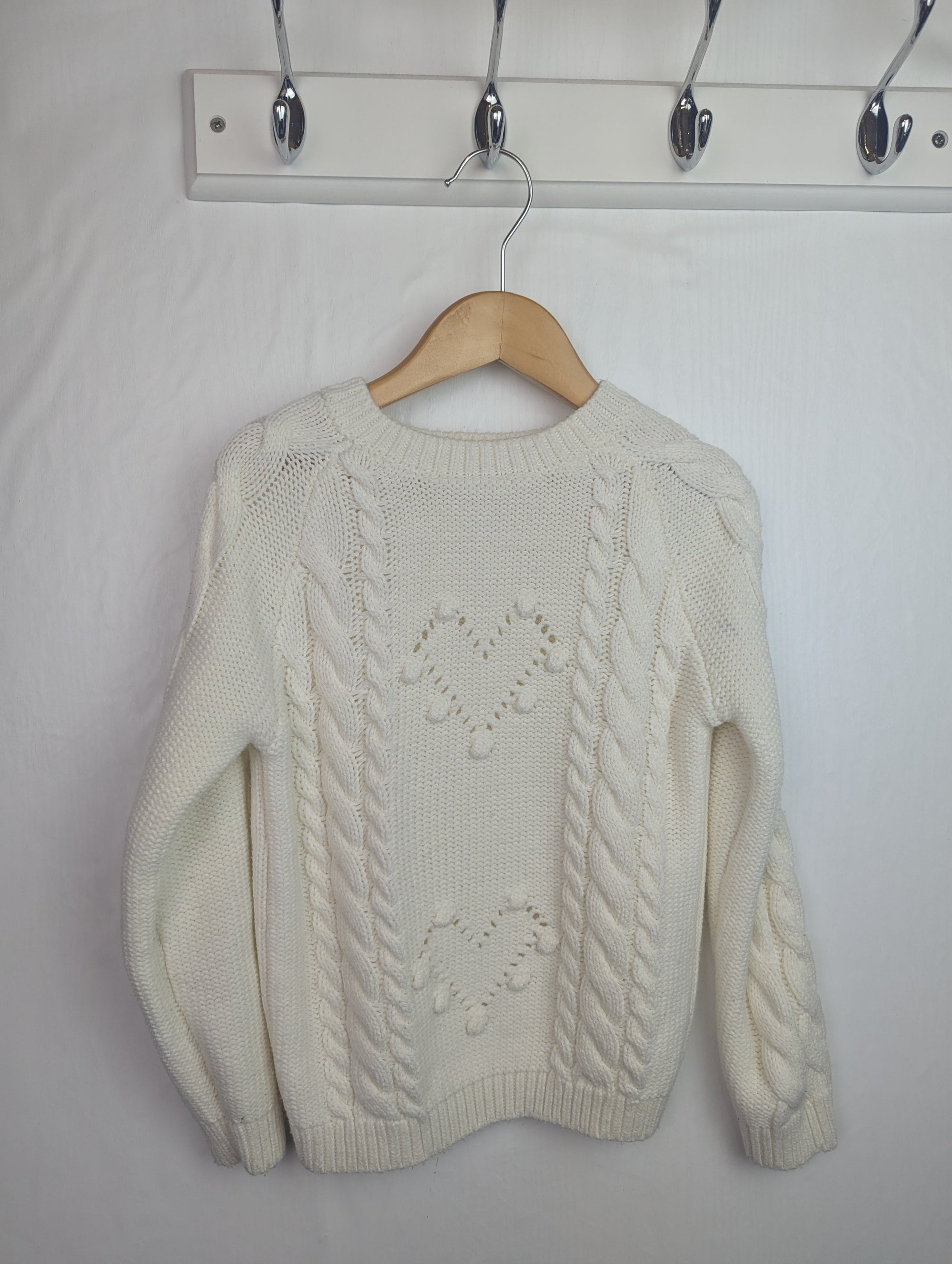 Primark White Heart Knit Jumper - Girls 5 - 6 Years - Little Ones Preloved. Second Hand Children's & Preloved Baby, Kids, Girls & Boys Clothes. UK online