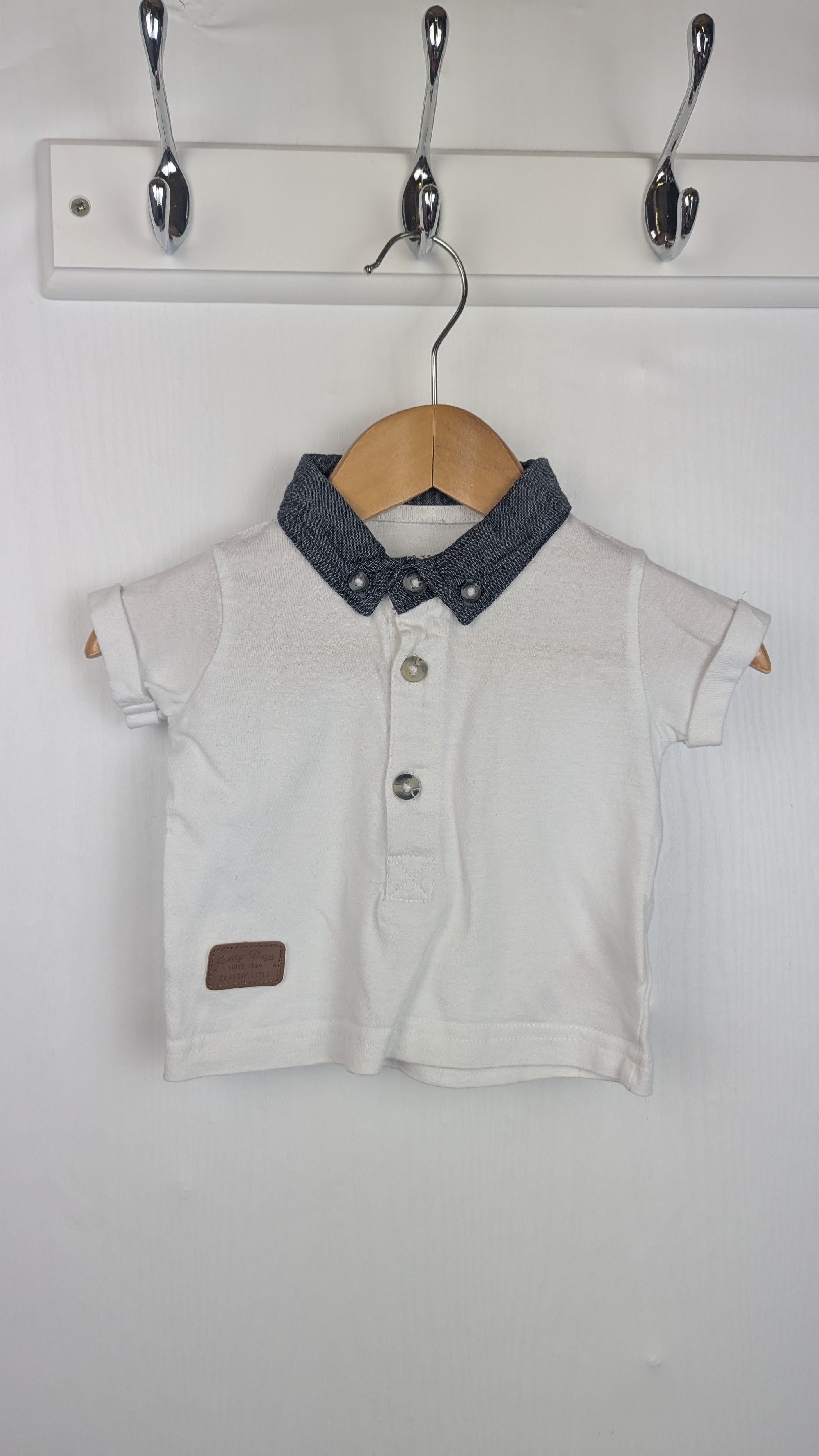 Primark White Short Sleeve Top - Boys 0 - 3 Months - Little Ones Preloved. Second Hand Children's & Preloved Baby, Kids, Girls & Boys Clothes. UK online
