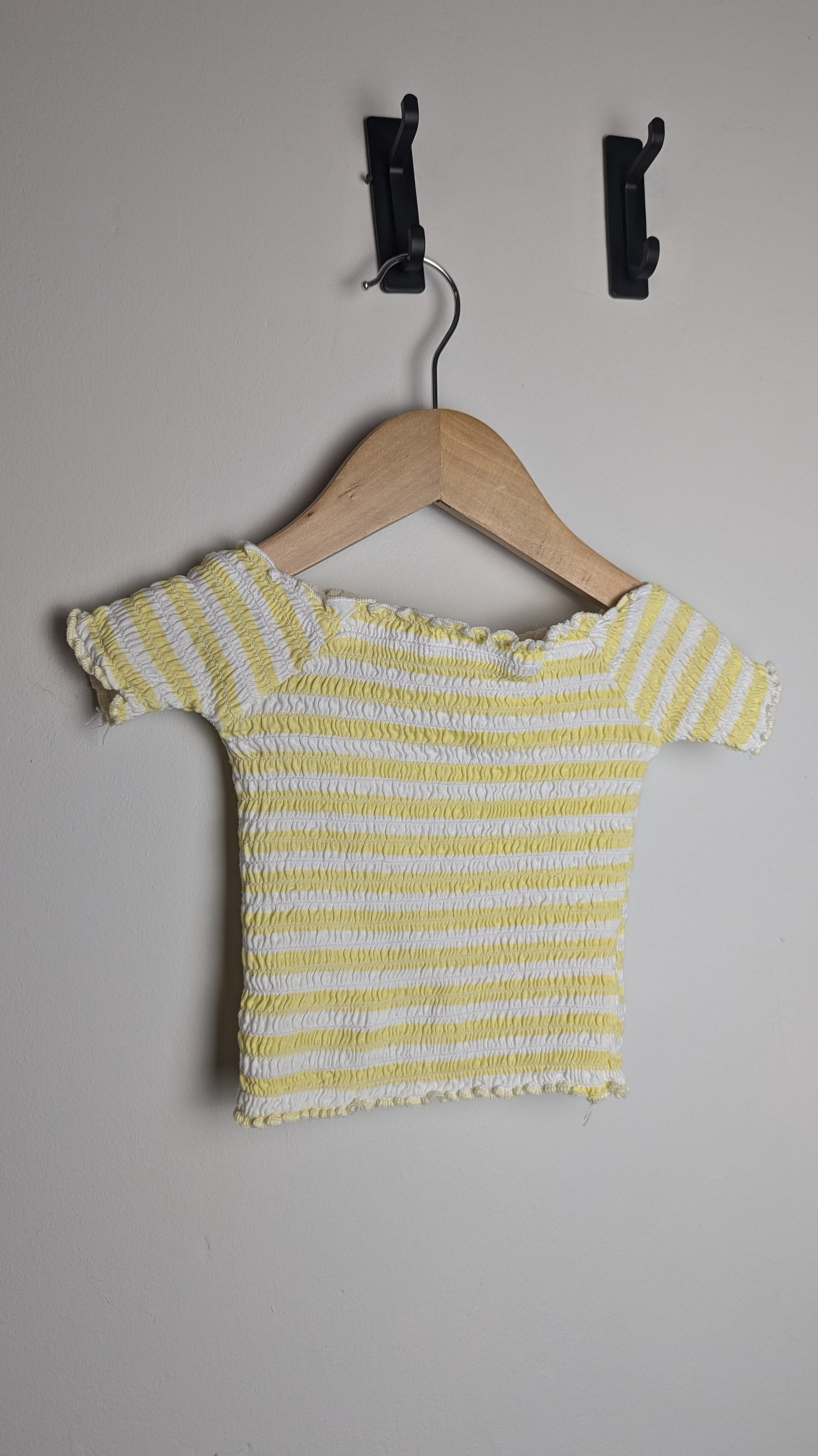 Primark Yellow & White Stretchy Top - Girls 3 - 4 Years - Little Ones Preloved. Second Hand Children's & Preloved Baby, Kids, Girls & Boys Clothes. UK online