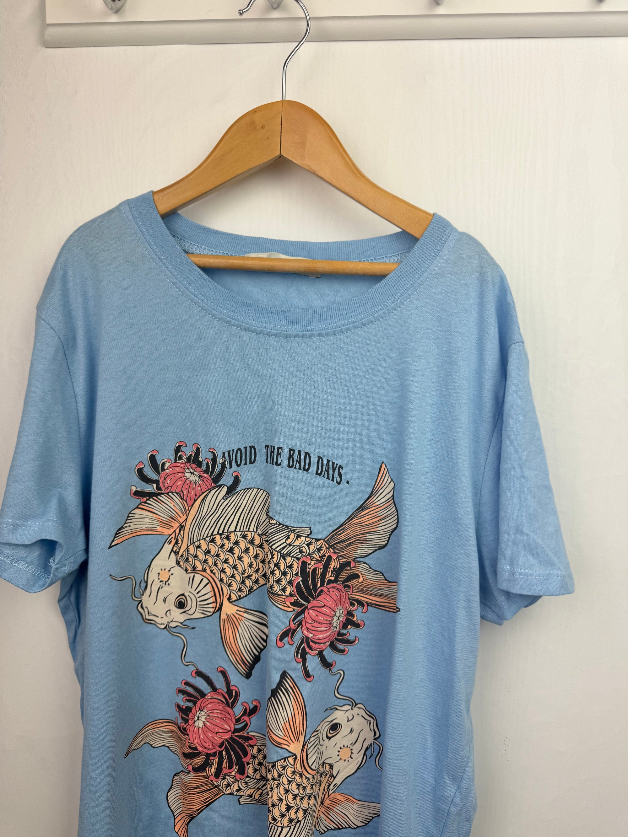 Pull & Bear Short Sleeve Top - Ladies Size Medium - Little Ones Preloved. Second Hand Children's & Preloved Baby, Kids, Girls & Boys Clothes. UK online