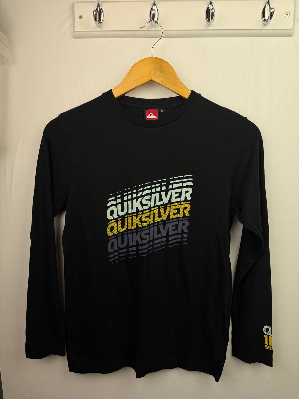 Quicksilver Black Long Sleeve Top - Boys 12 Years - Little Ones Preloved. Second Hand Children's & Preloved Baby, Kids, Girls & Boys Clothes. UK online