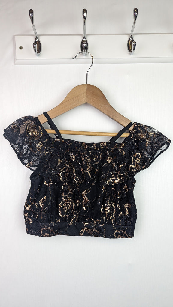 River Island Black & Gold Crop Top - Girls 6 Years River Island Used, Preloved, Preworn & Second Hand Baby, Kids & Children's Clothing UK Online. Cheap affordable. Brands including Next, Joules, Nutmeg Morrisons, TU, F&F, H&M.