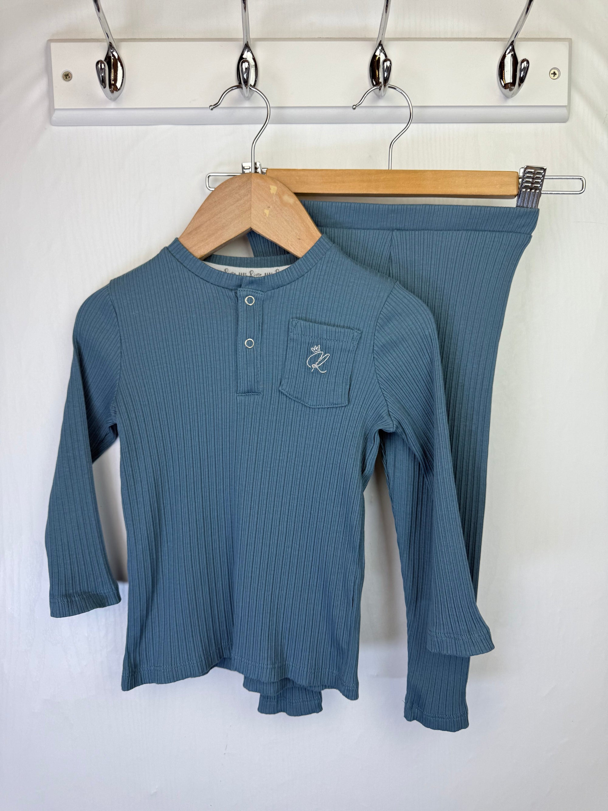 River Island Blue Ribbed Top & Leggings - Boys 12 - 18 Months - Little Ones Preloved. Second Hand Children's & Preloved Baby, Kids, Girls & Boys Clothes. UK online