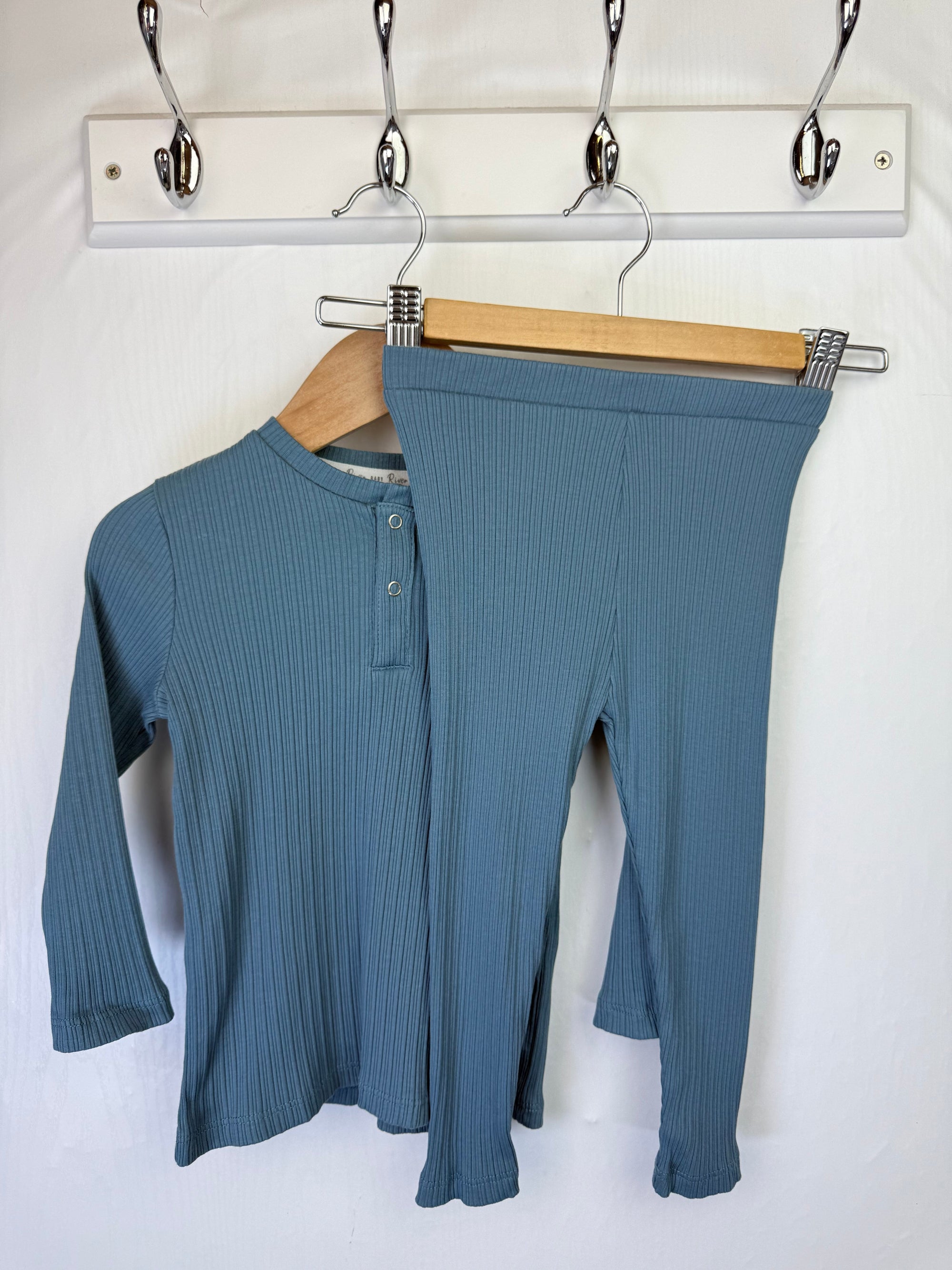 River Island Blue Ribbed Top & Leggings - Boys 12 - 18 Months - Little Ones Preloved. Second Hand Children's & Preloved Baby, Kids, Girls & Boys Clothes. UK online