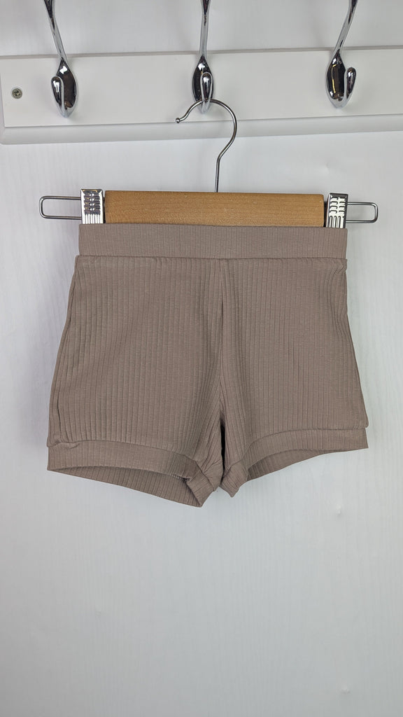 River Island Brown Ribbed Shorts - Unisex 3-6 Months Little Ones Preloved Used, Preloved, Preworn & Second Hand Baby, Kids & Children's Clothing UK Online. Cheap affordable. Brands including Next, Joules, Nutmeg Morrisons, TU, F&F, H&M.